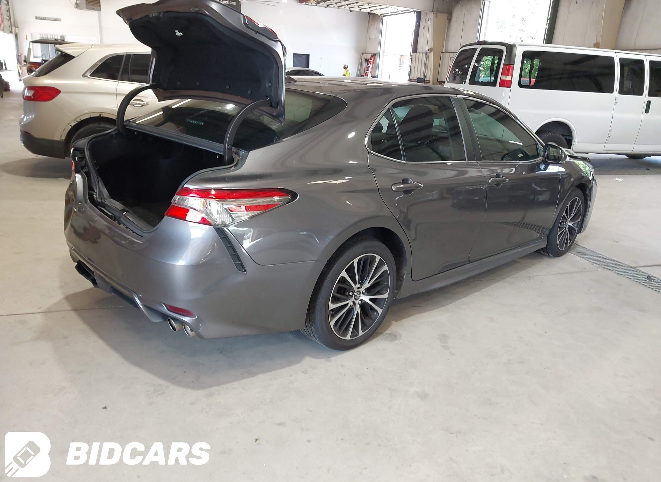 2019 Toyota Camry, SE