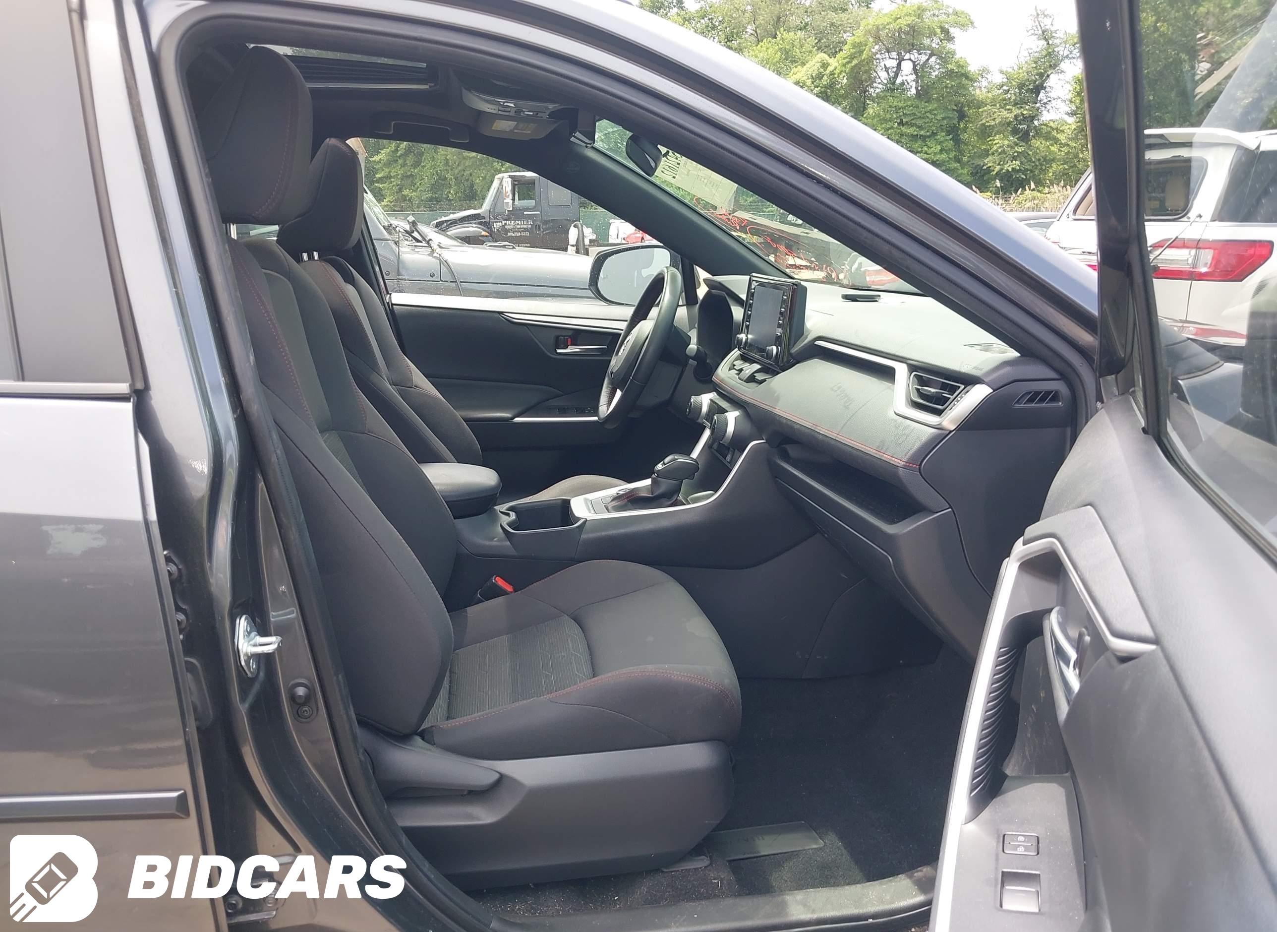 2022 Toyota RAV4, SE