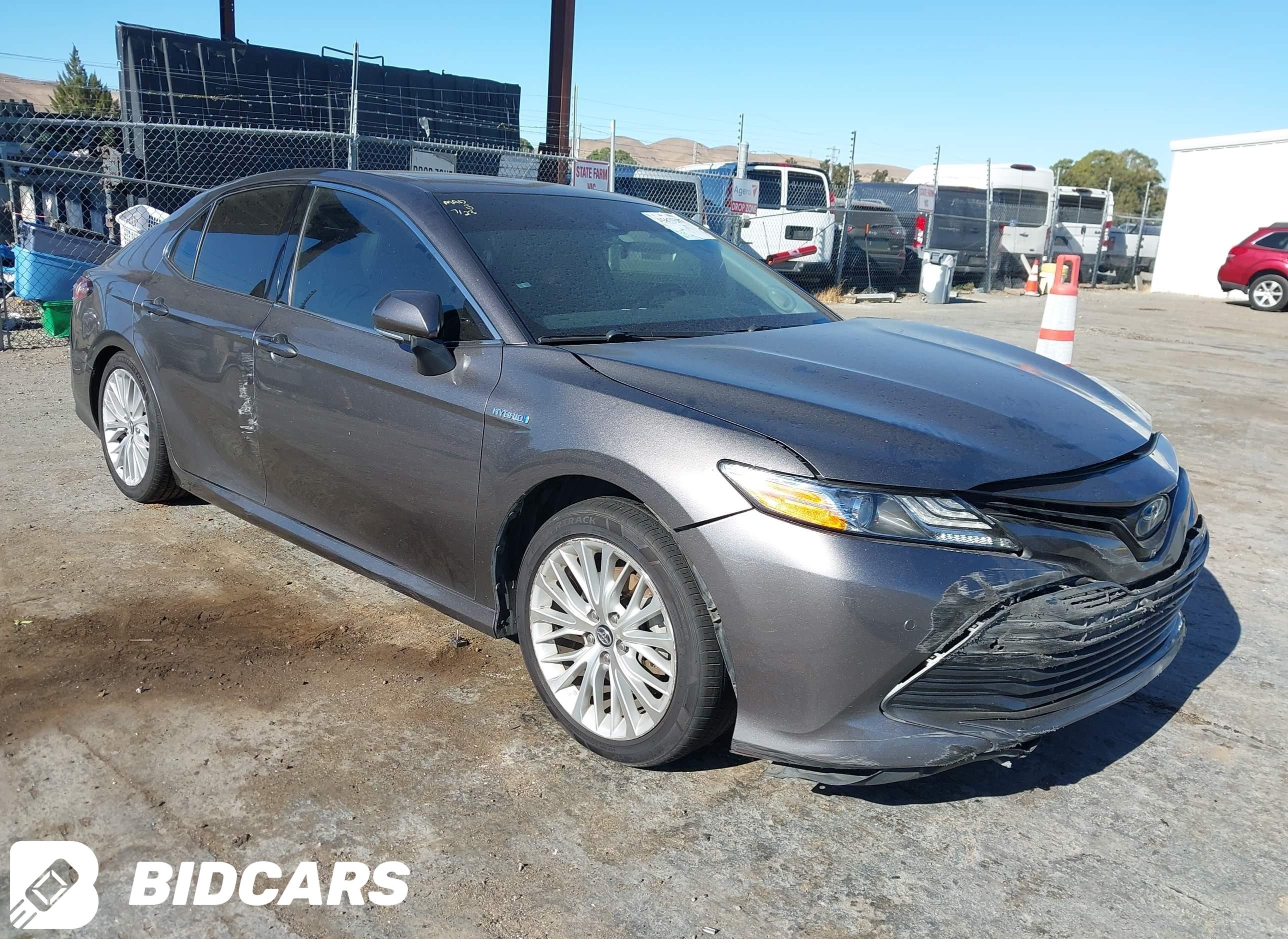2019 Toyota Camry, Hybrid Xle