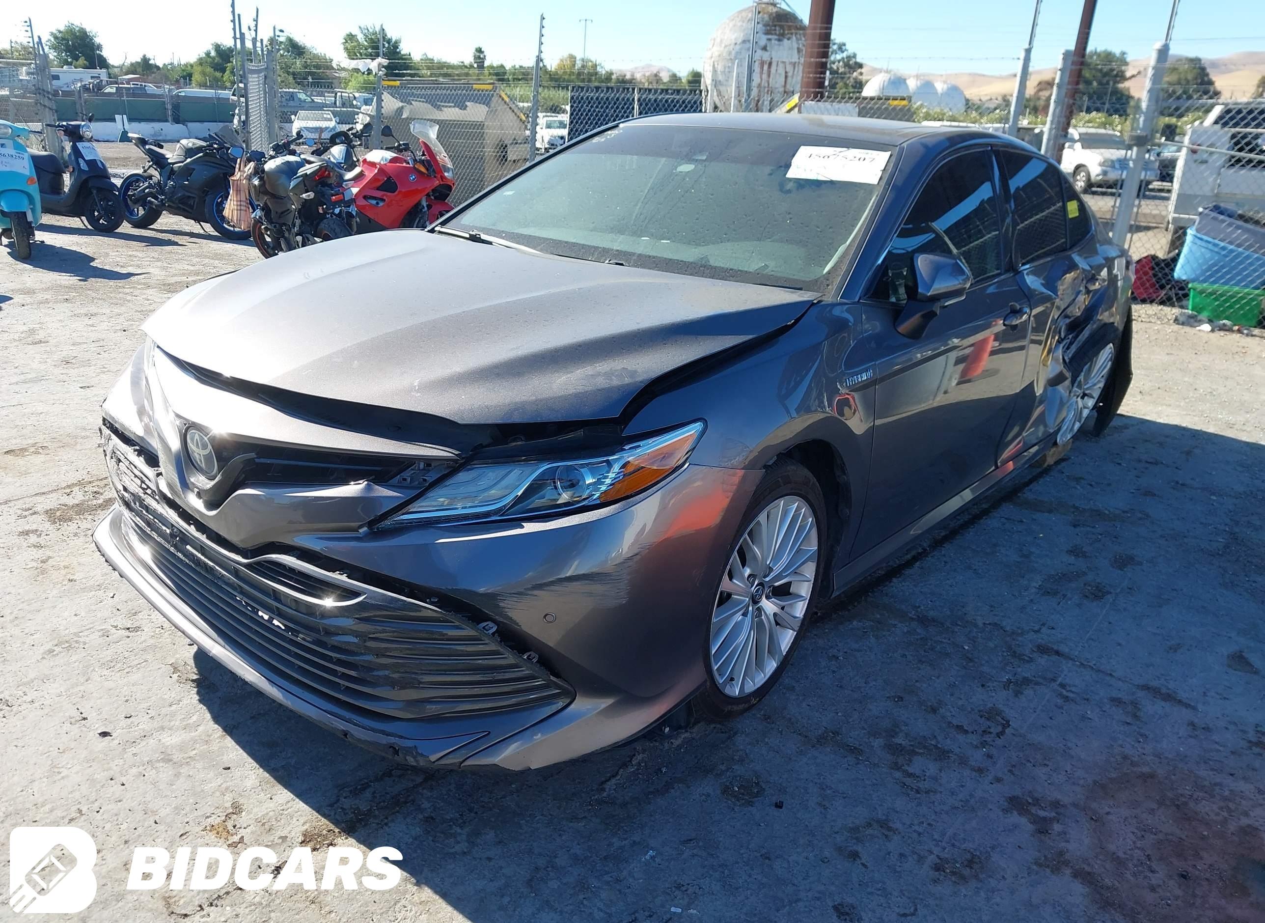 2019 Toyota Camry, Hybrid Xle
