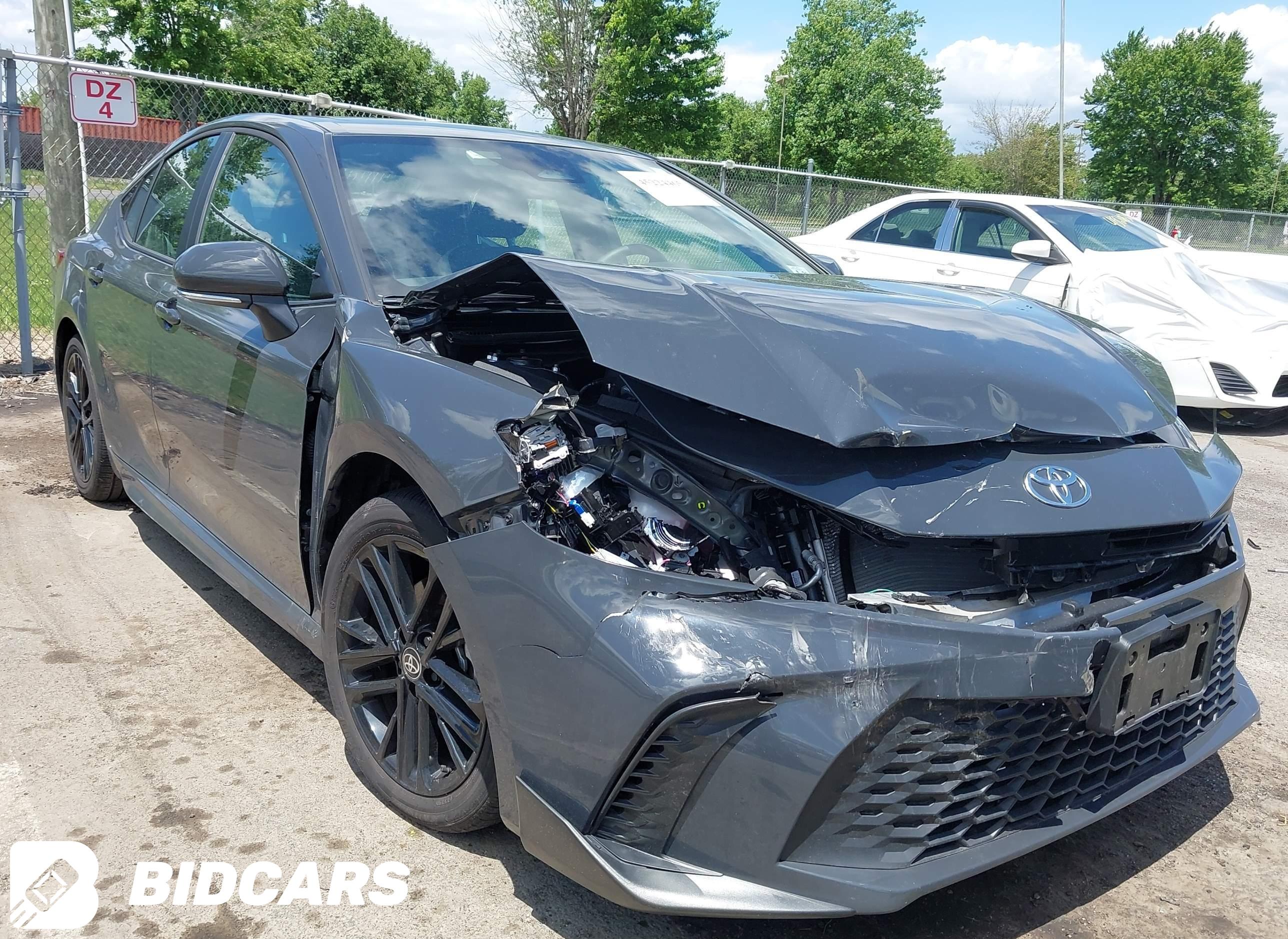 2025 Toyota Camry, SE