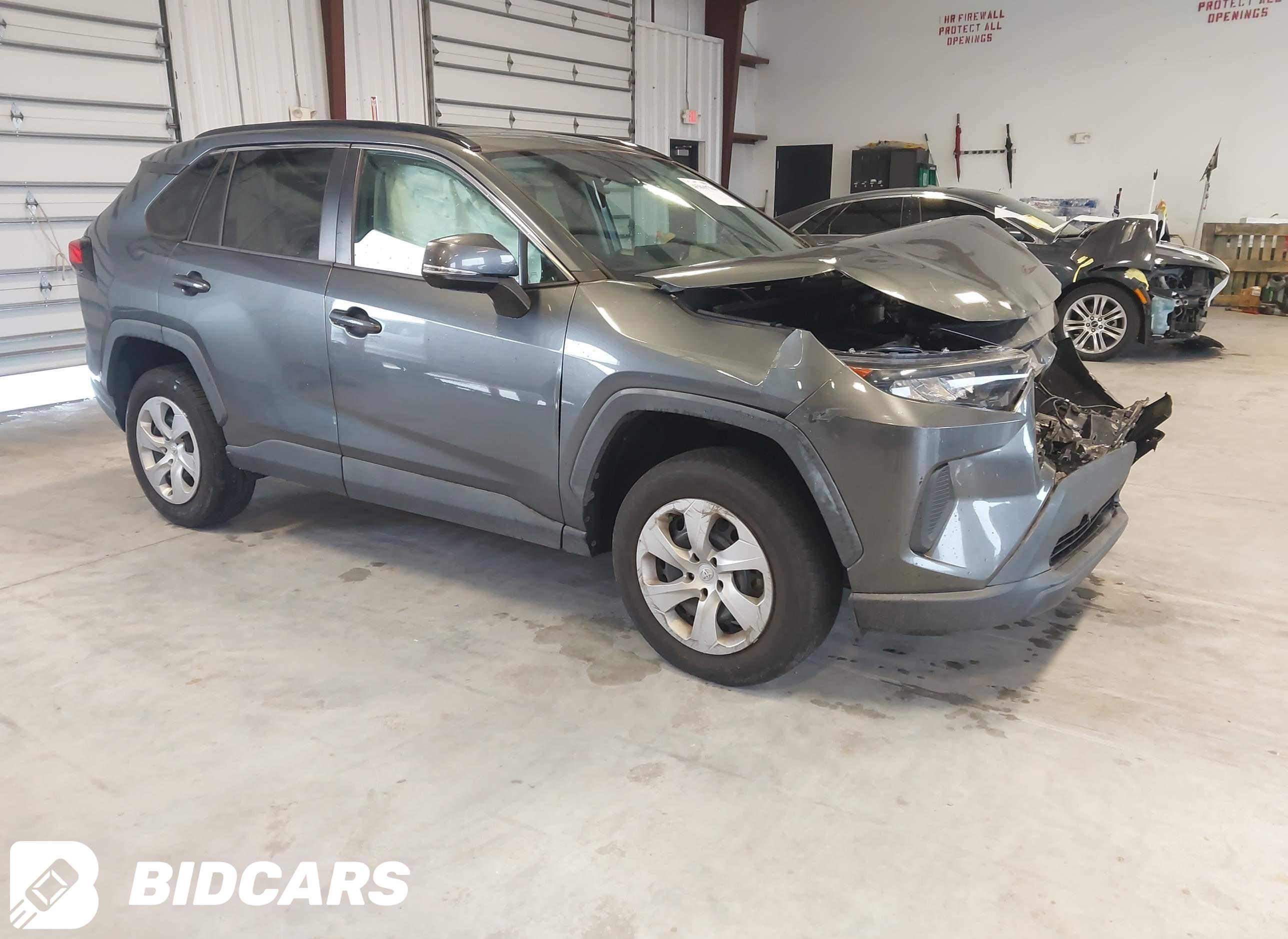 2020 Toyota RAV4, LE