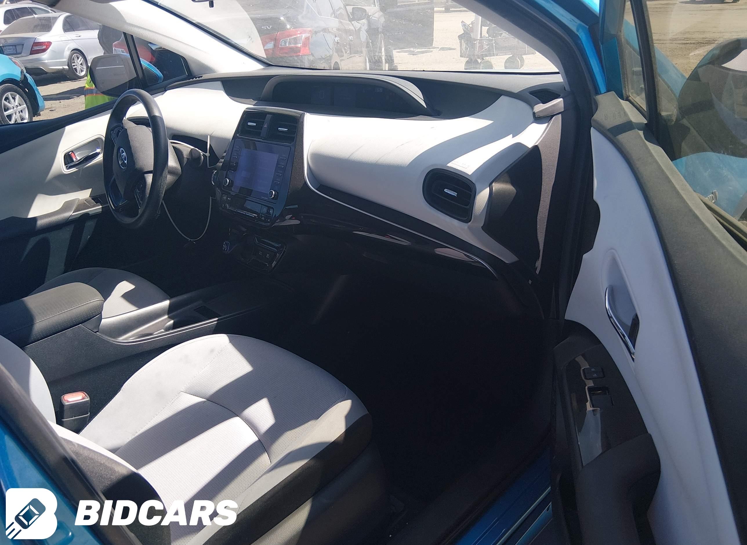 2022 Toyota Prius, L