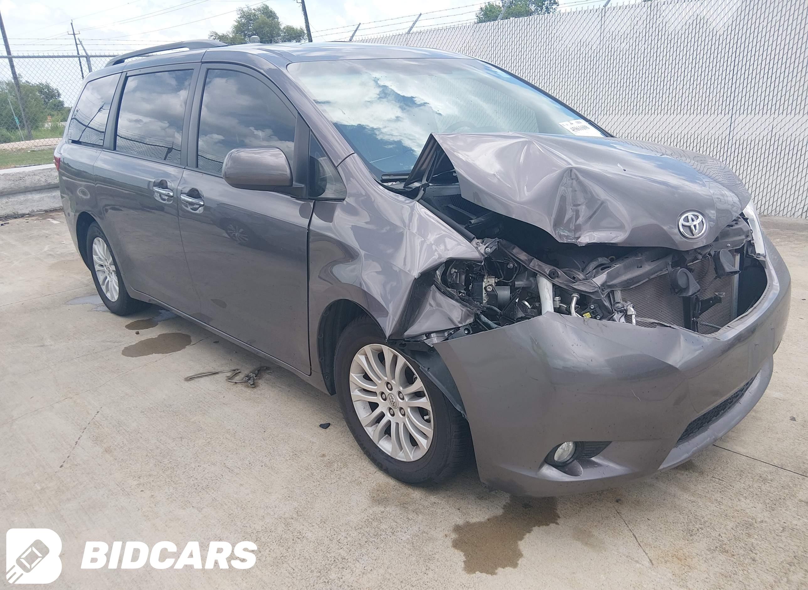 2015 Toyota Sienna, Xle 8 Pas...