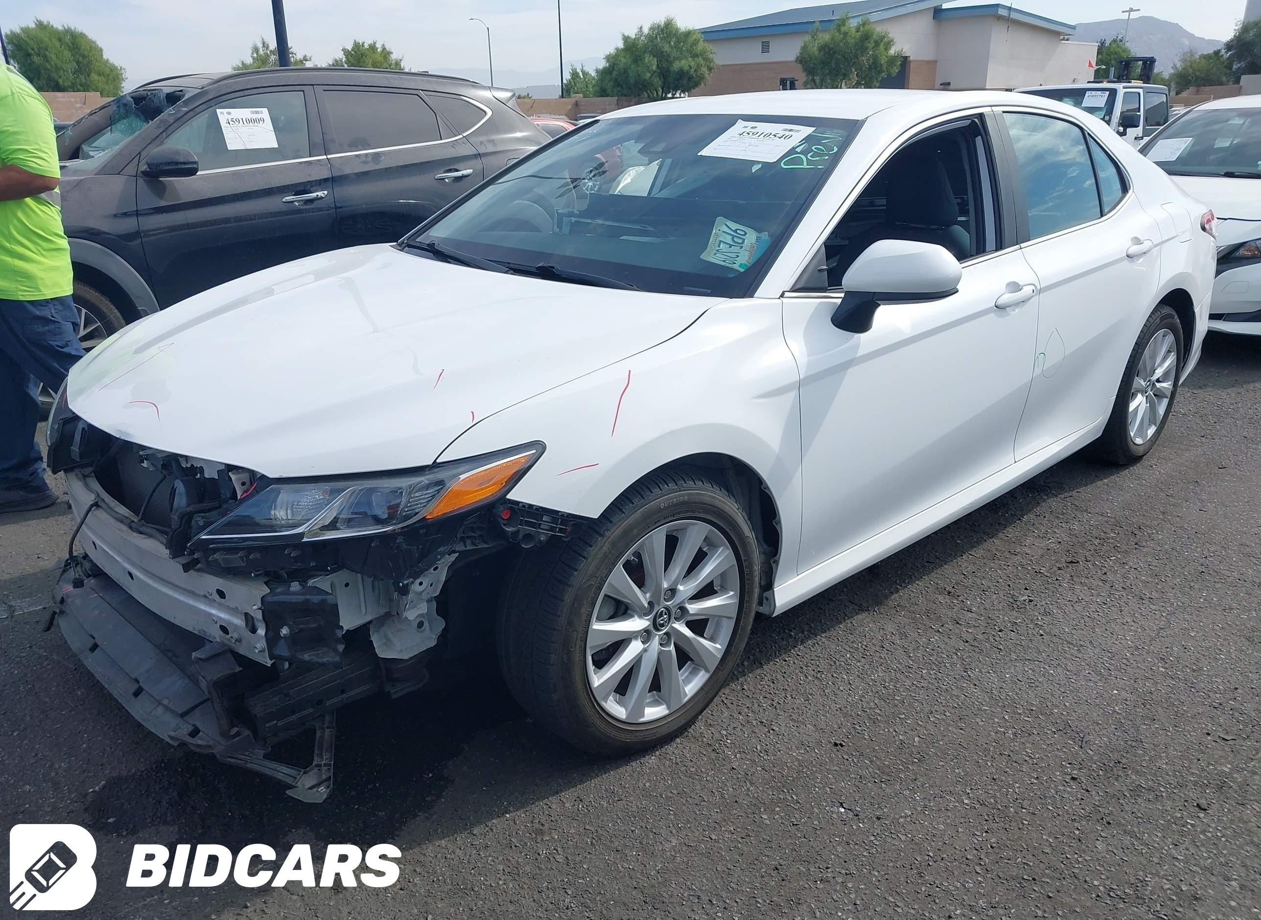 2019 Toyota Camry, LE