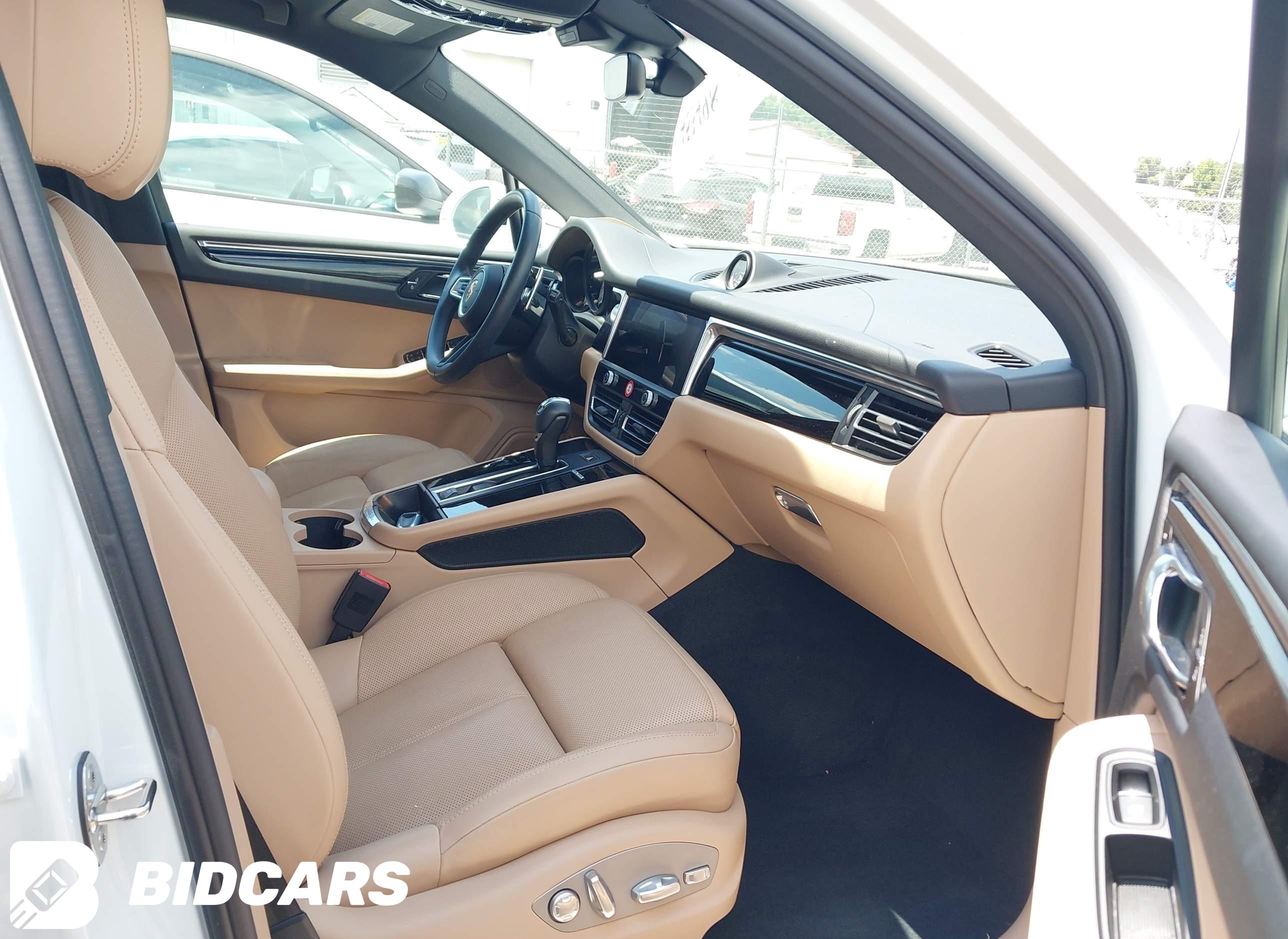 2024 Porsche Macan, T