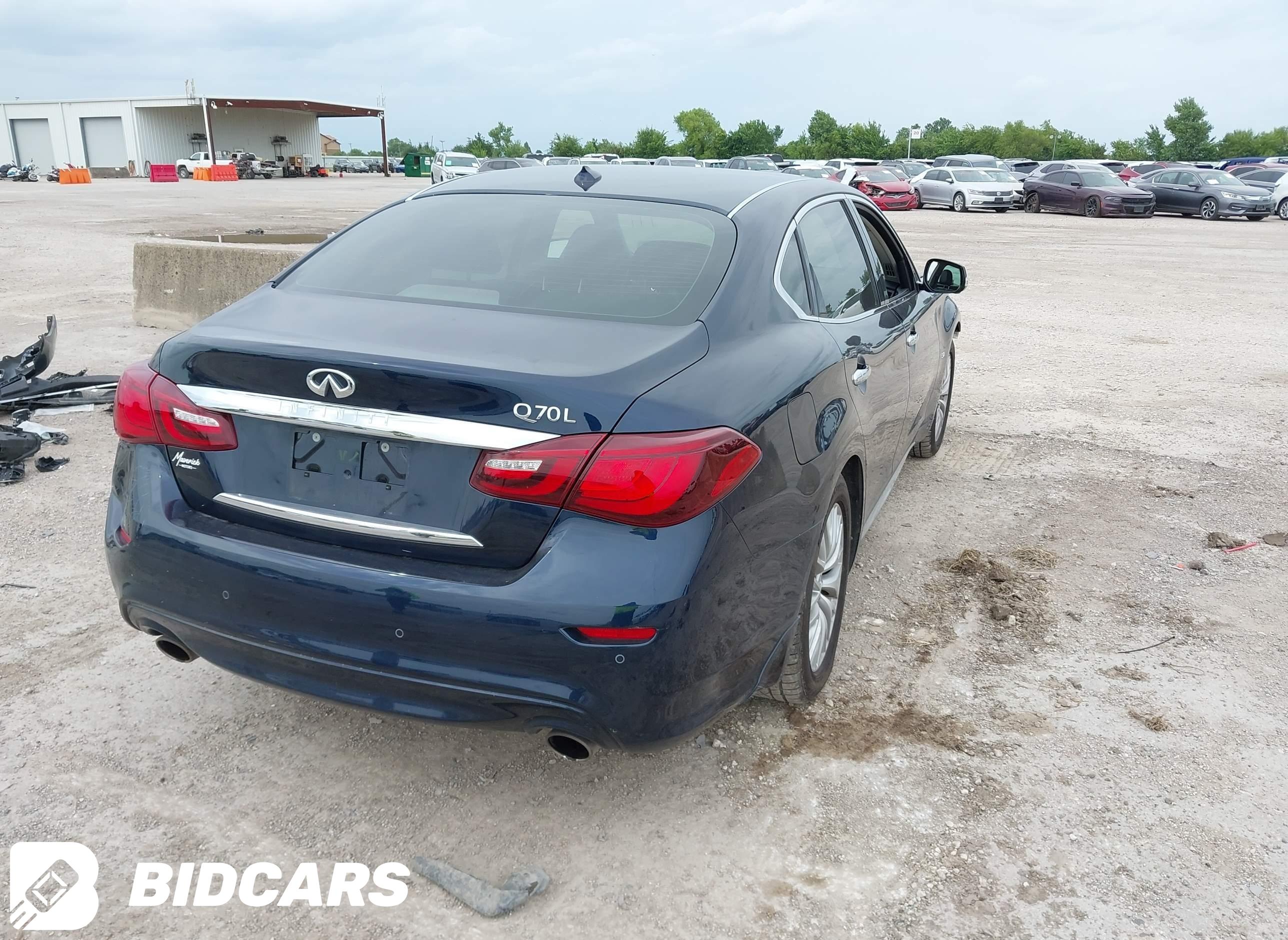 2016 Infiniti Q70, L 3.7