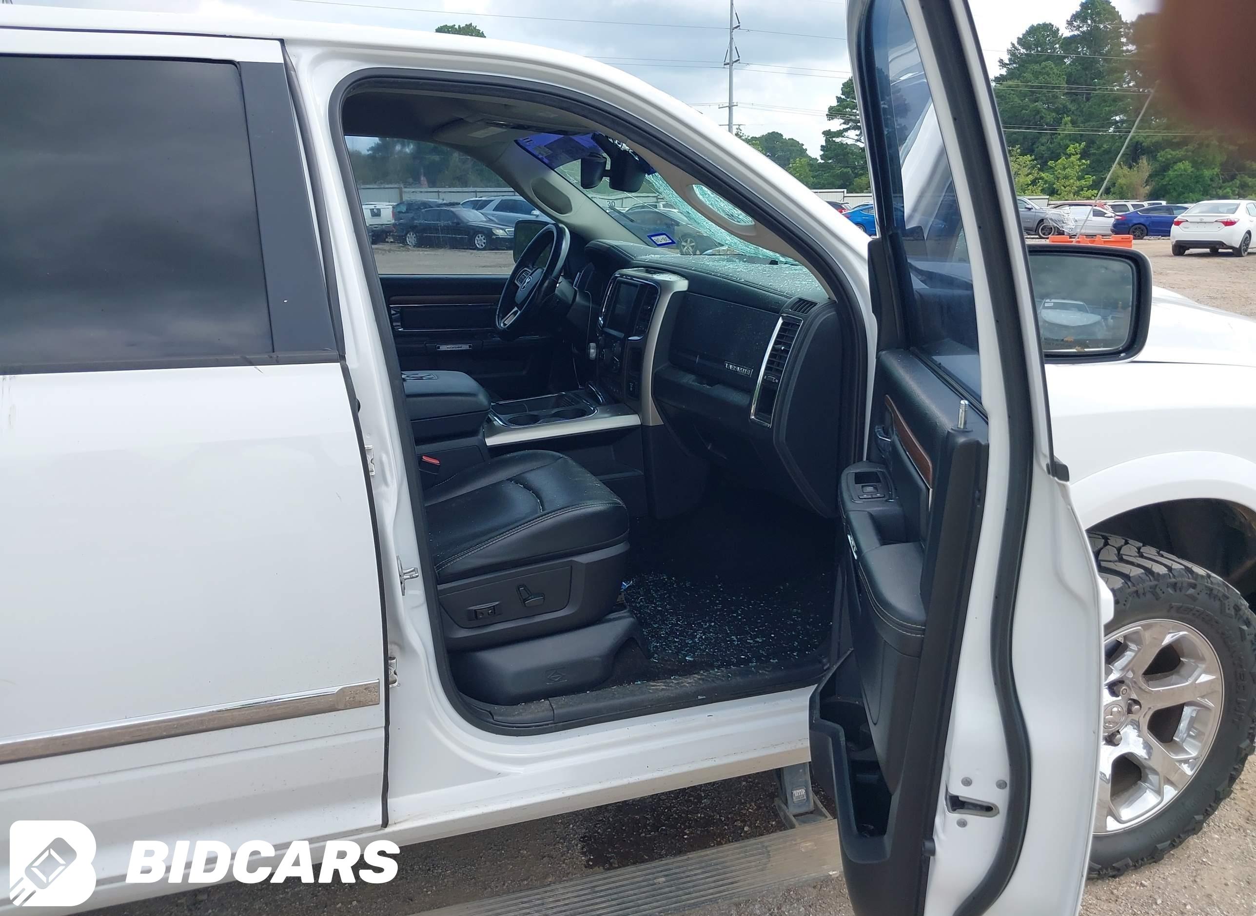 2015 RAM 1500, Laramie