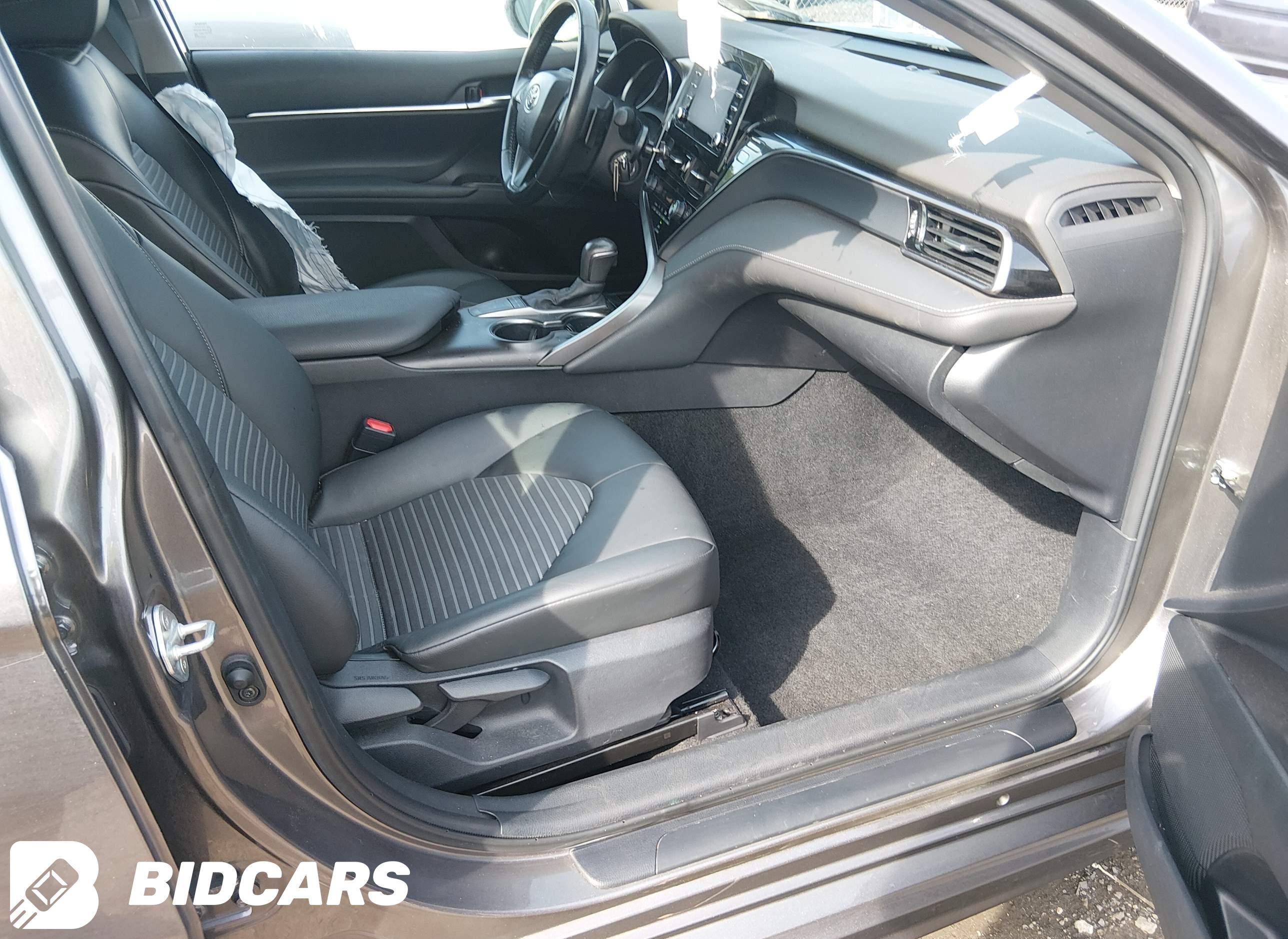 2024 Toyota Camry, SE