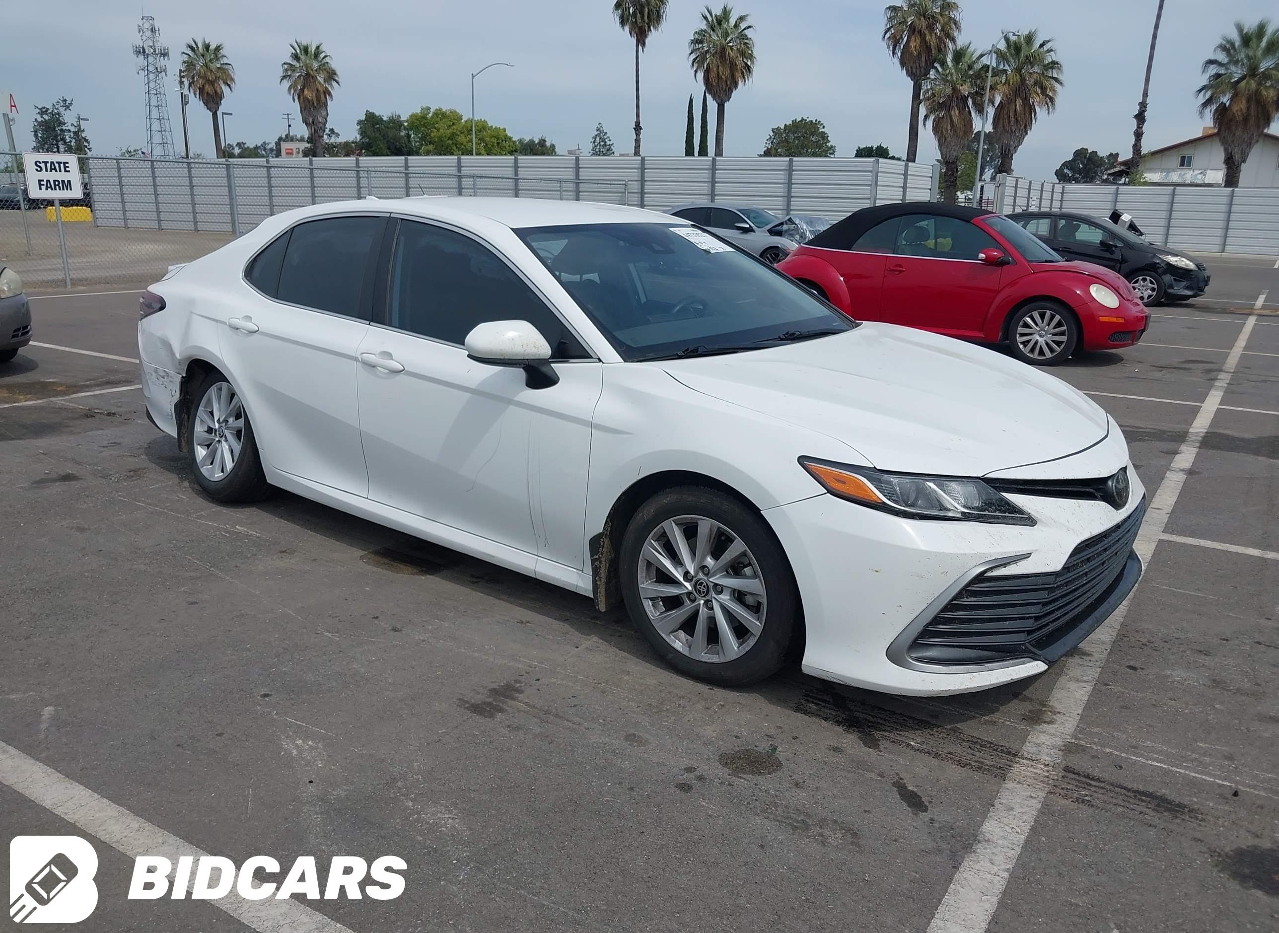 2023 Toyota Camry, LE