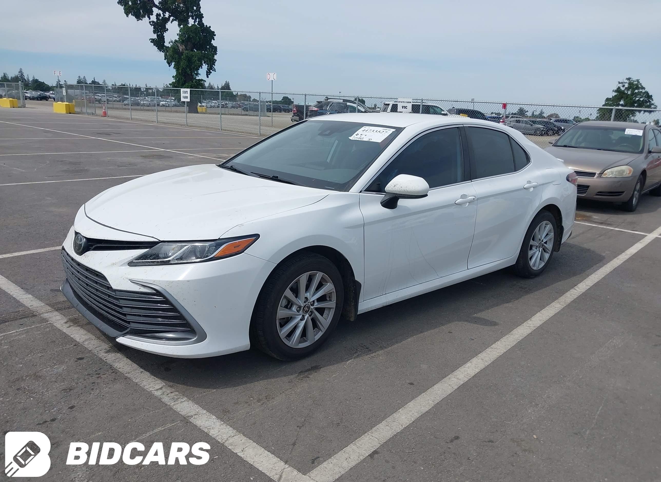 2023 Toyota Camry, LE