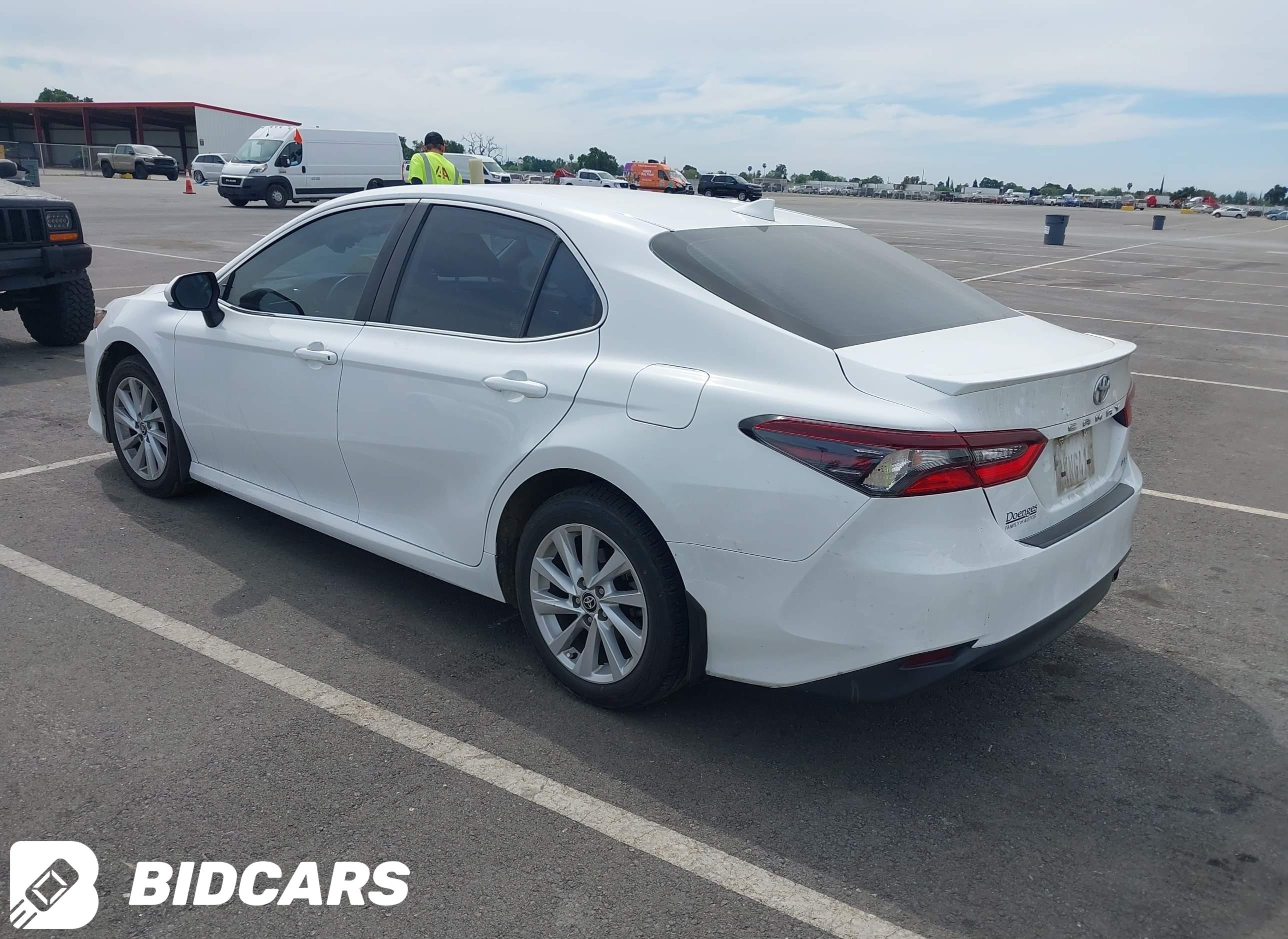 2023 Toyota Camry, LE