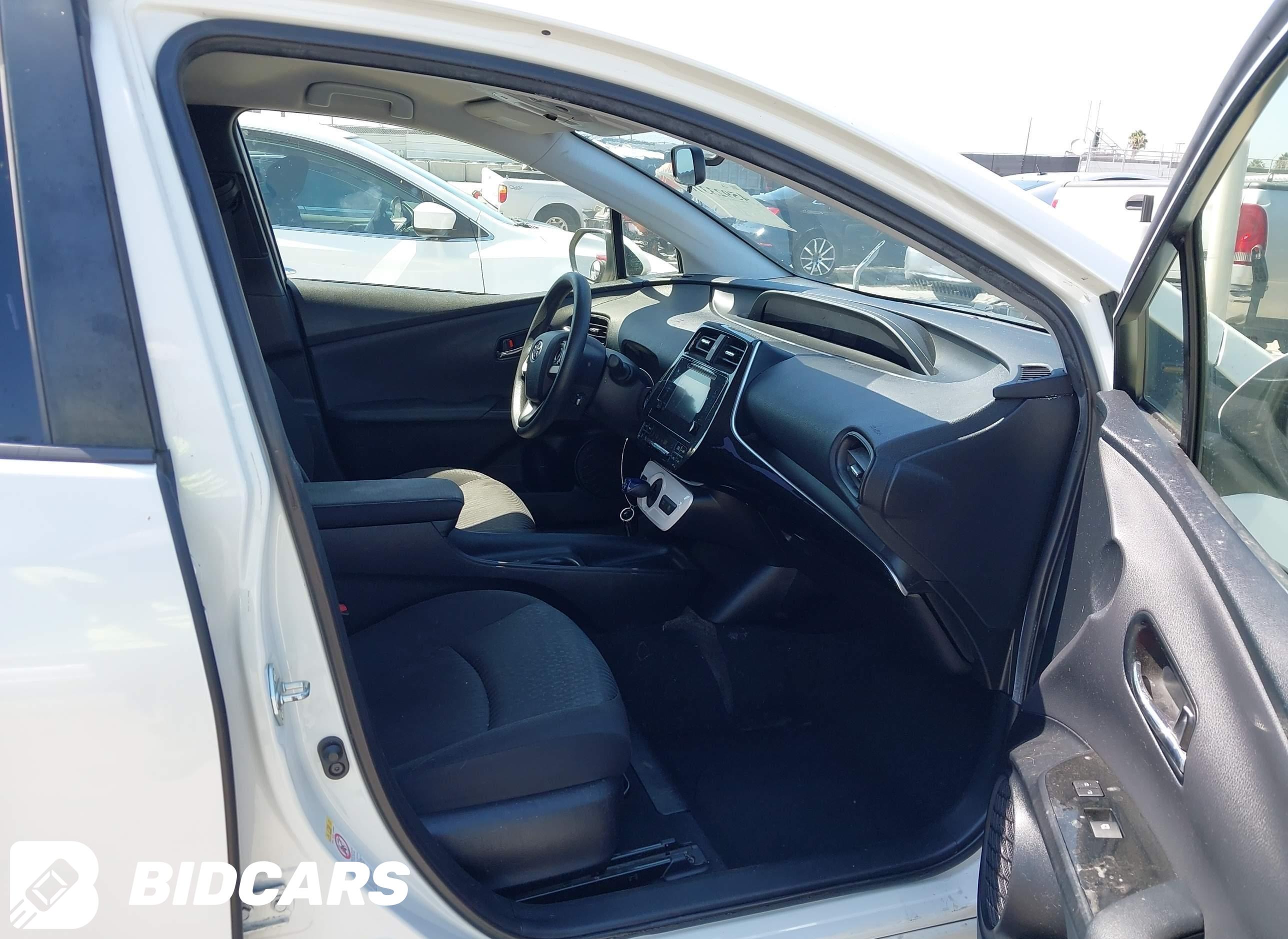 2016 Toyota Prius, Two