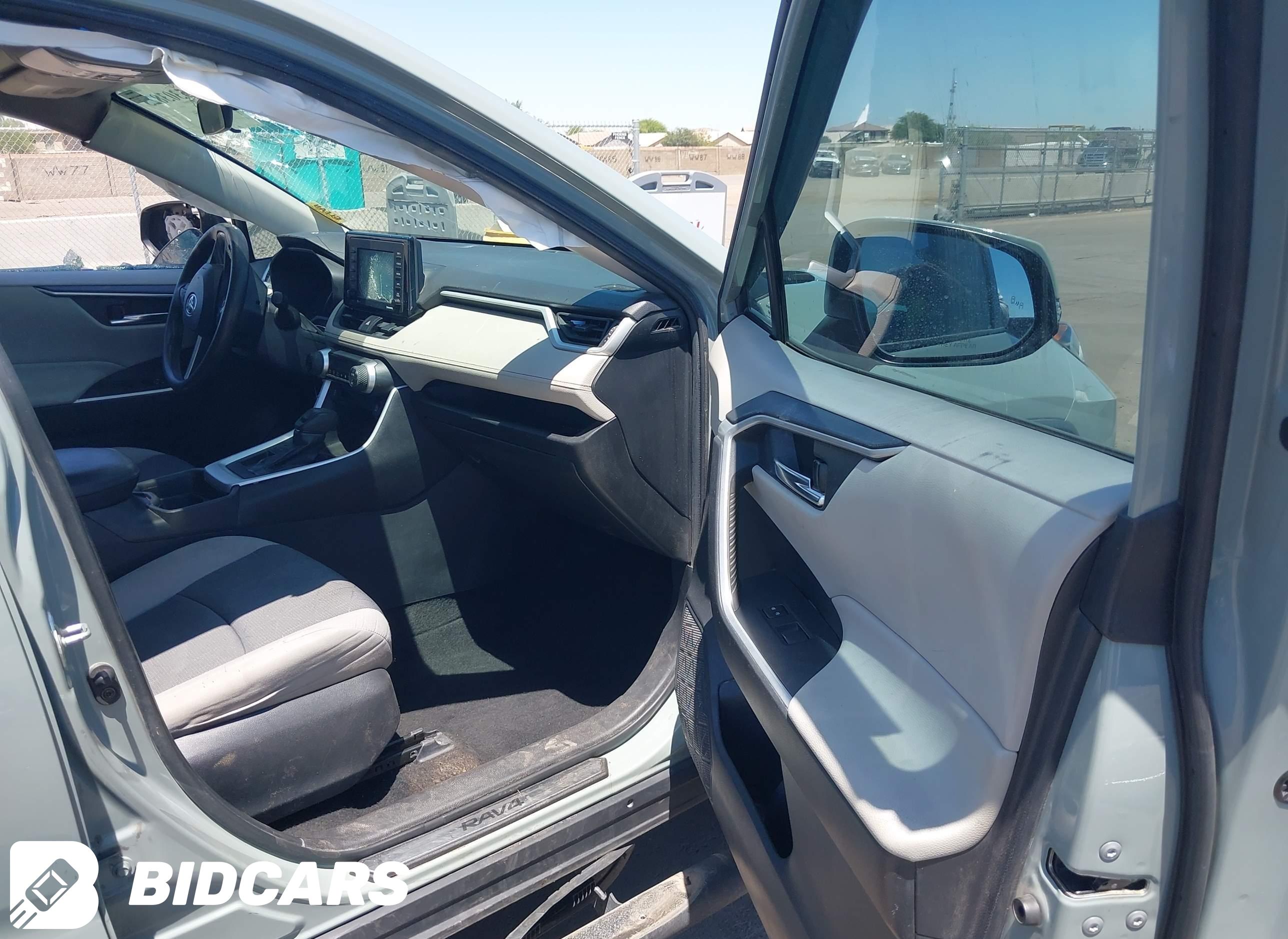 2021 Toyota RAV4, Xle