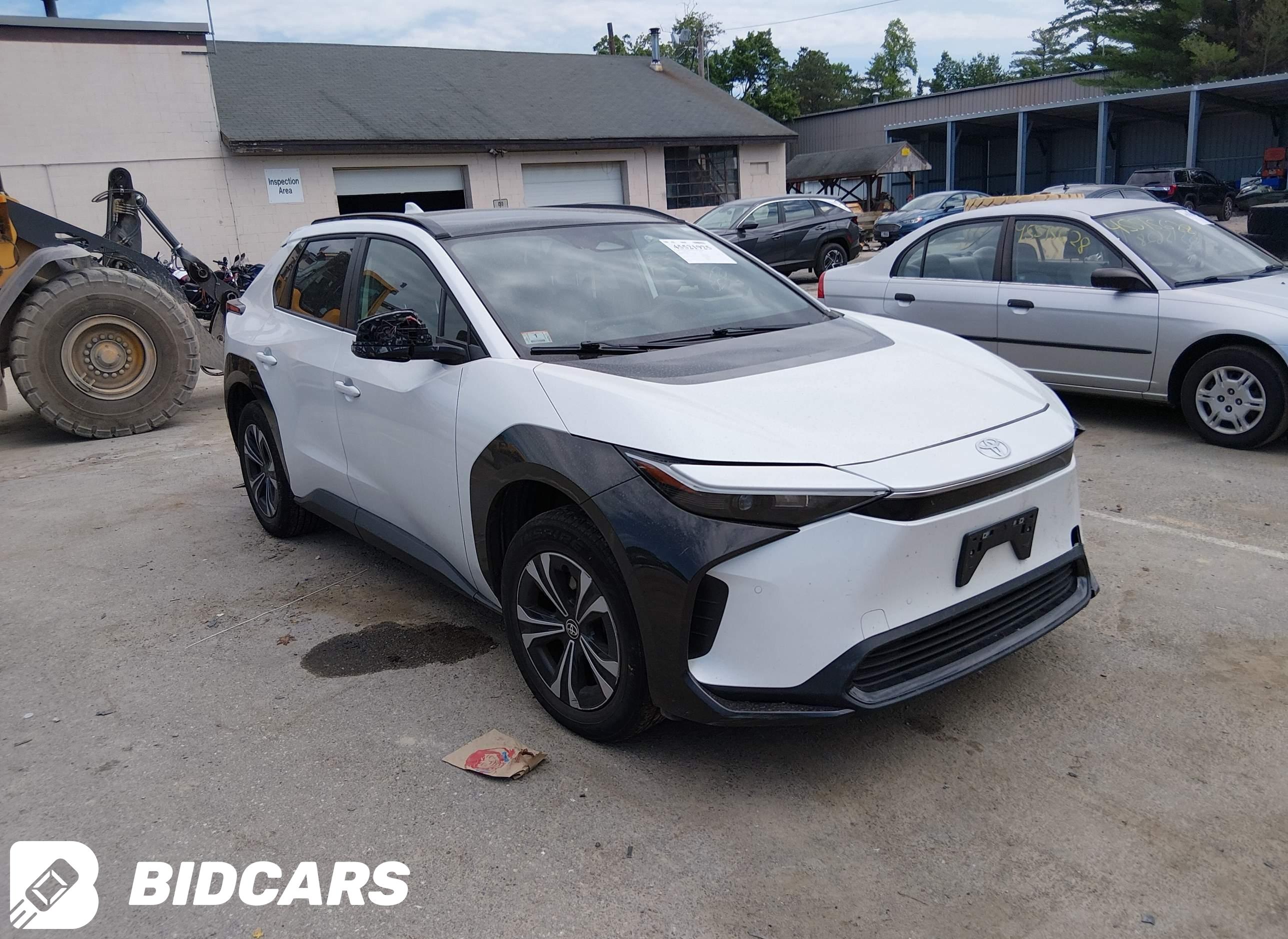 2023 Toyota BZ4X, Xle