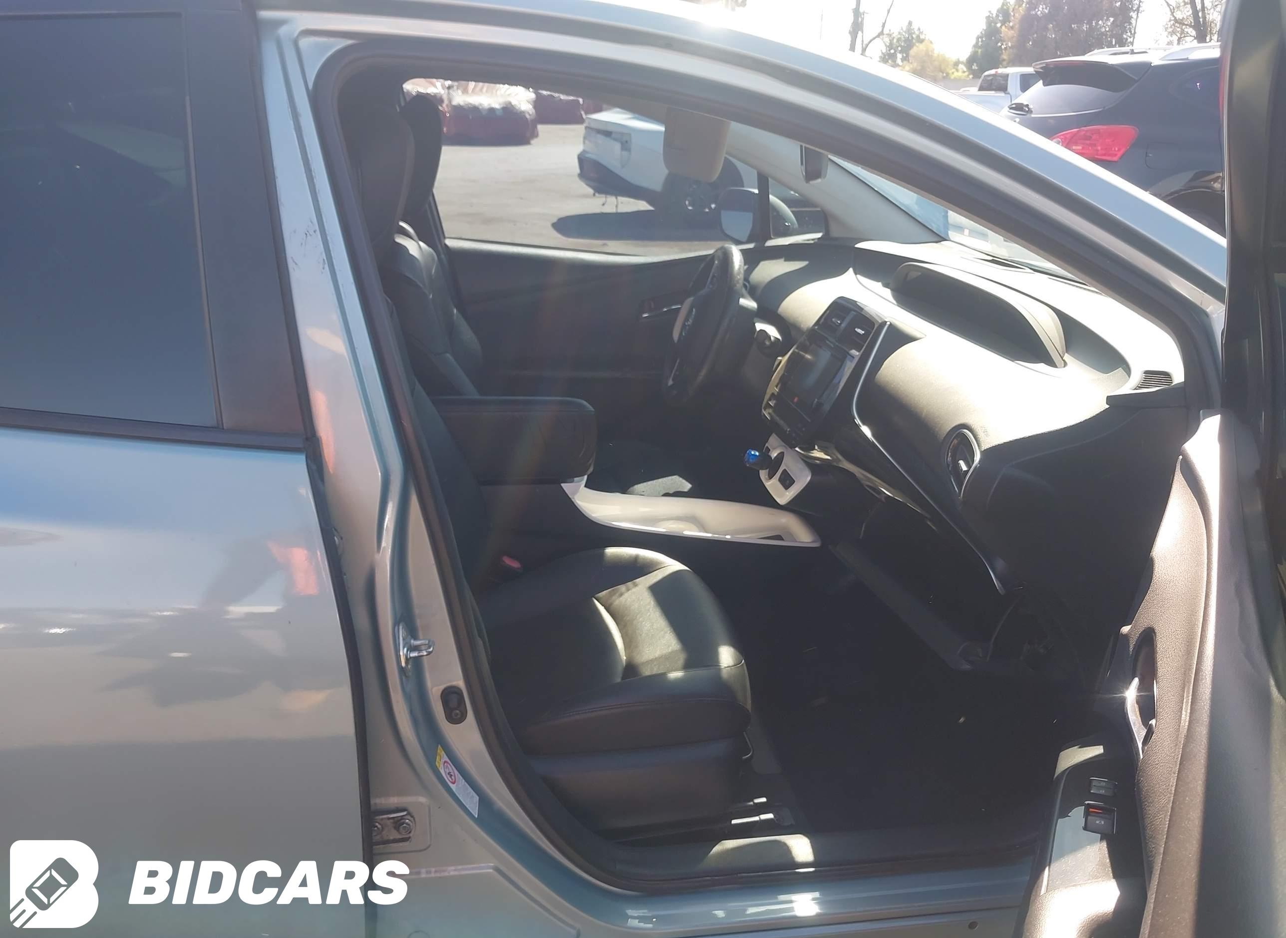 2016 Toyota Prius, Four