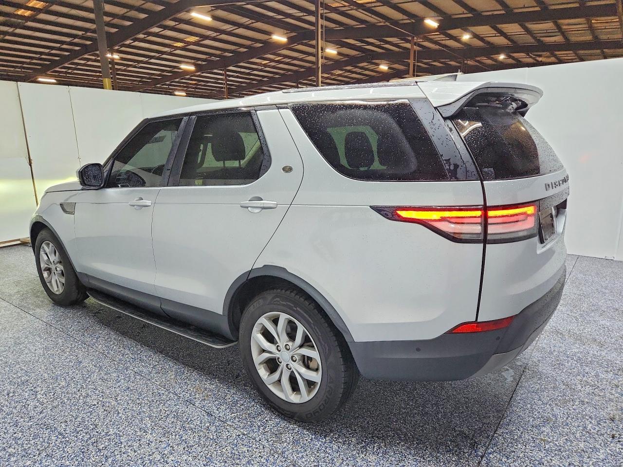 2019 Land Rover Discovery, SE