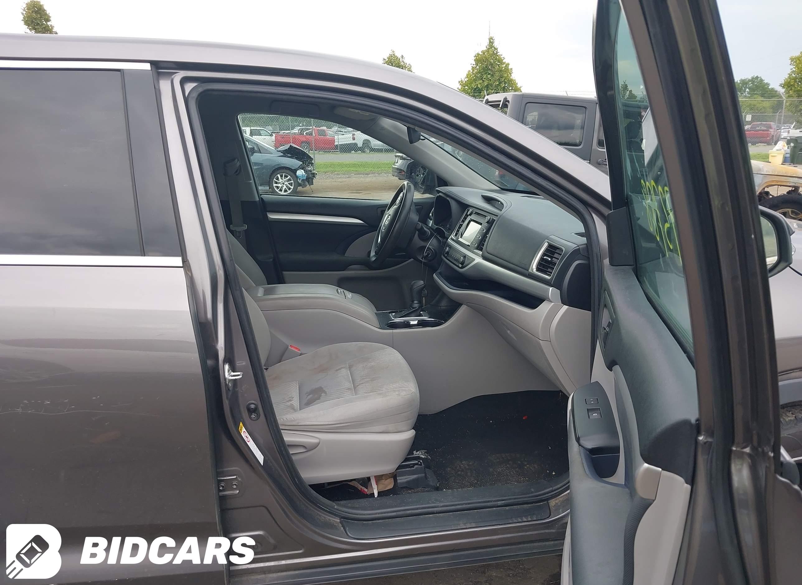 2018 Toyota Highlander, LE