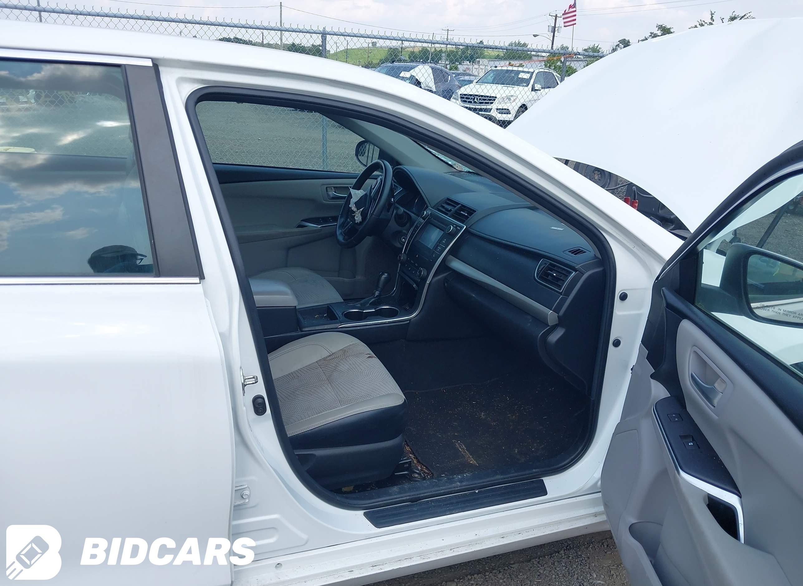 2016 Toyota Camry, SE