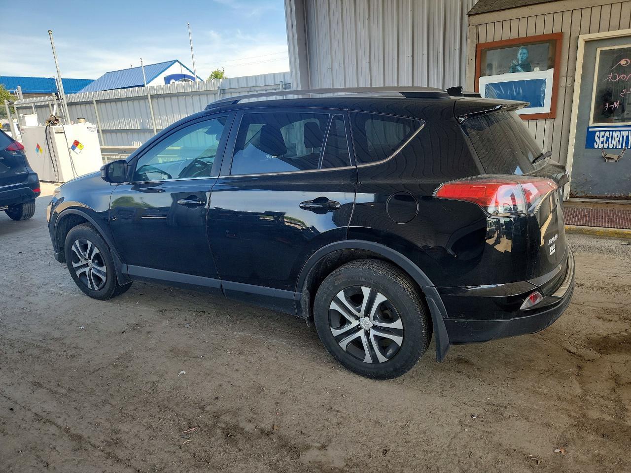 2018 Toyota RAV4, LE