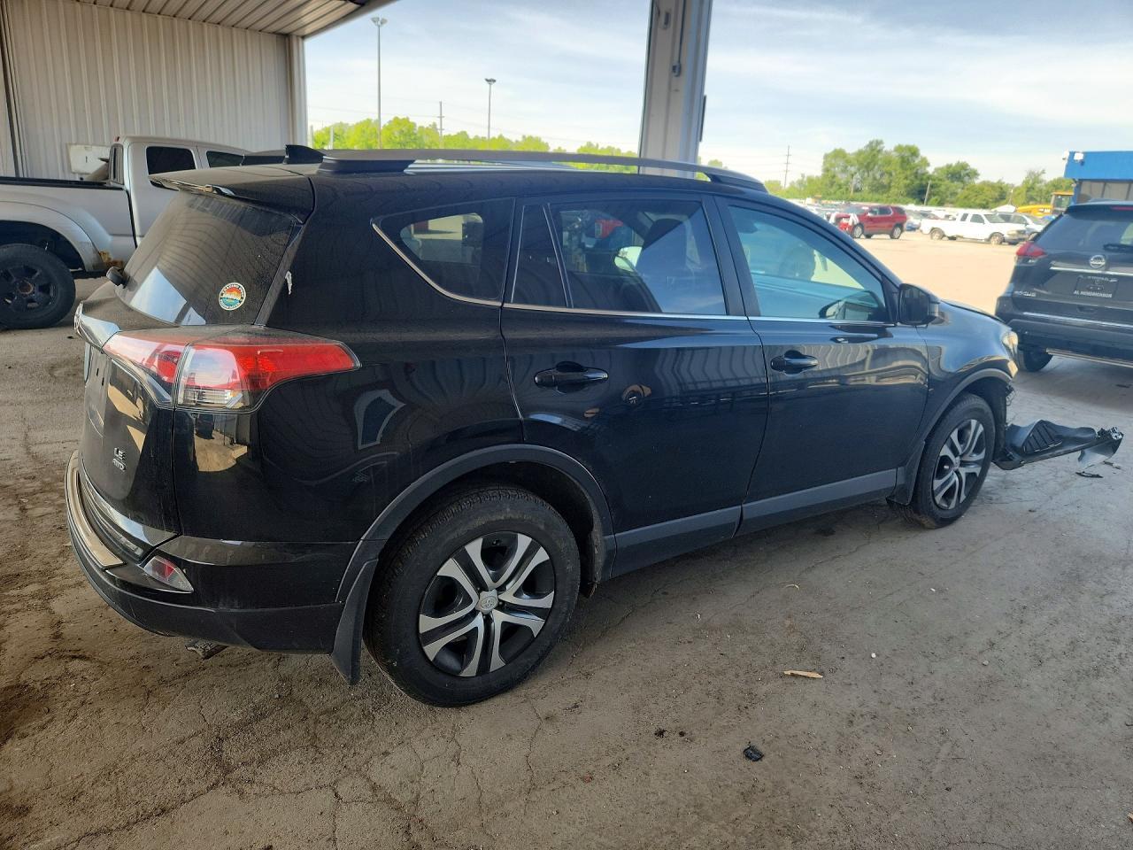 2018 Toyota RAV4, LE