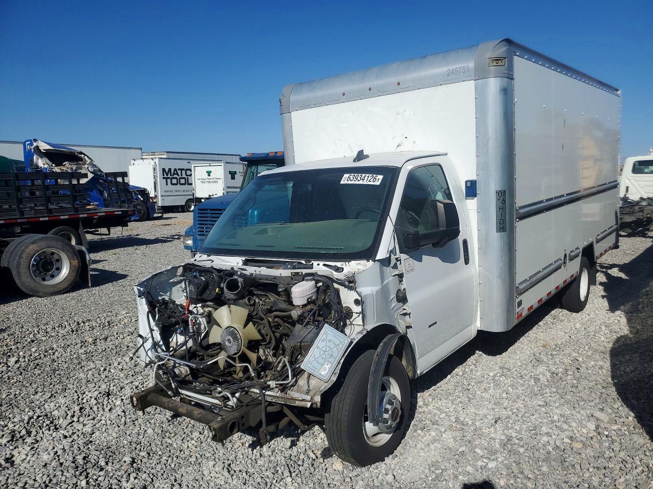 2022 GMC Savana, Cutaway G3500