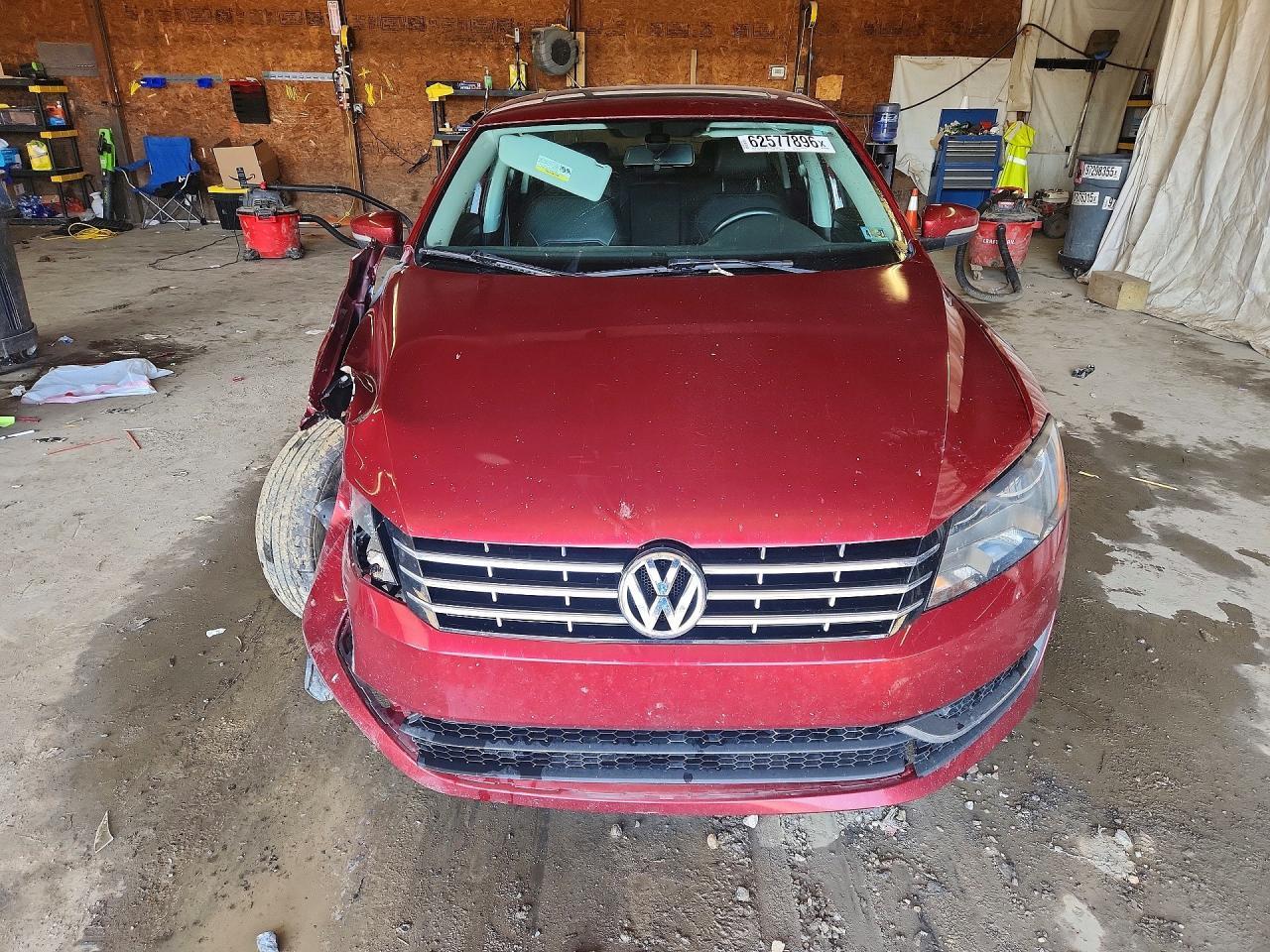 2015 Volkswagen Passat, SE