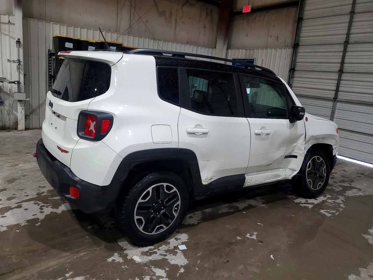 2017 Jeep Renegade, Trailhawk