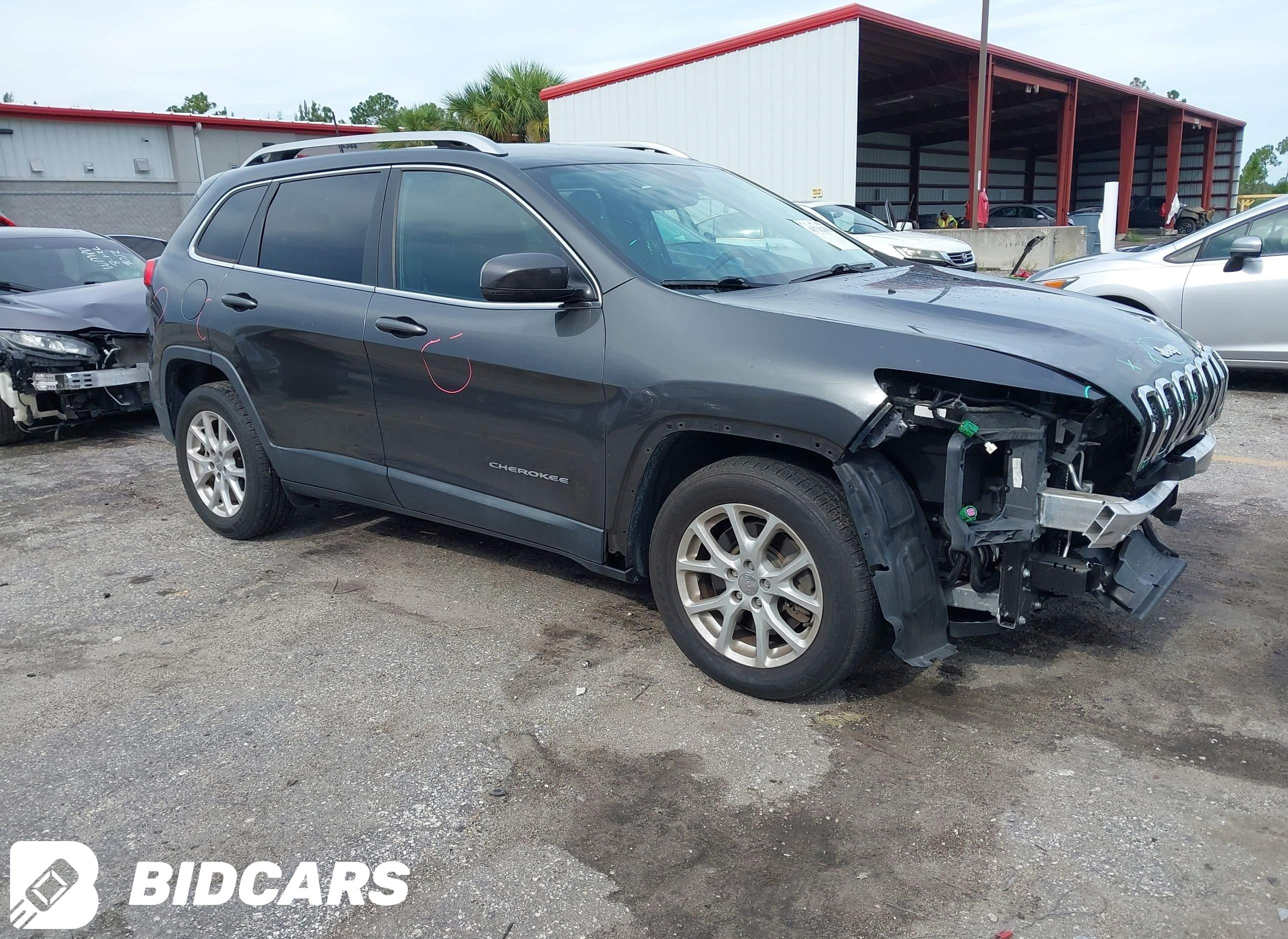 2017 Jeep Cherokee, Latitude