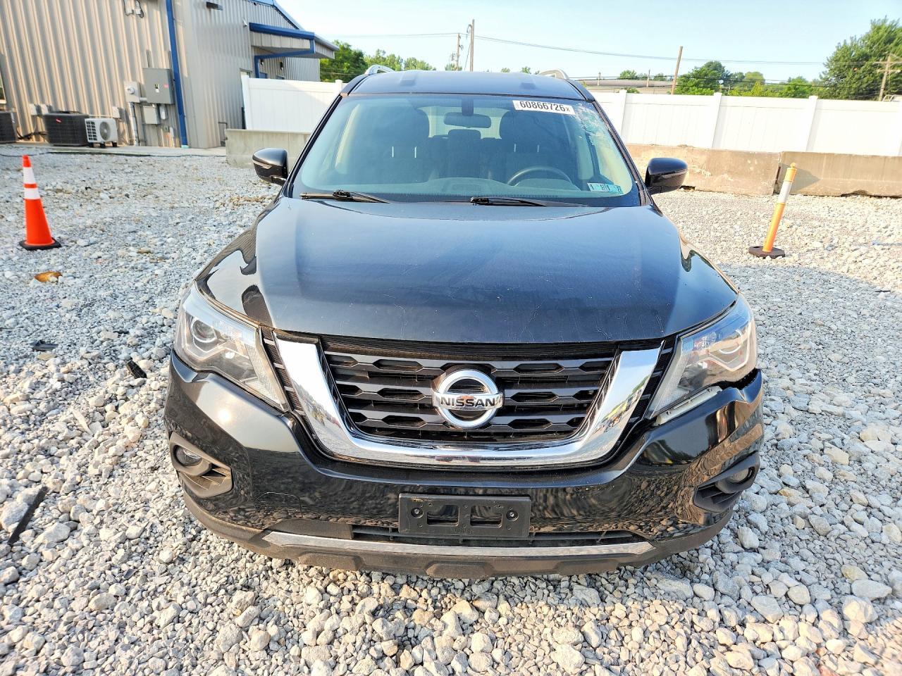 2019 Nissan Pathfinder, S