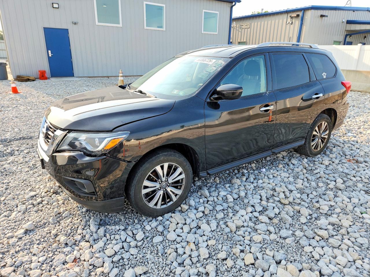 2019 Nissan Pathfinder, S