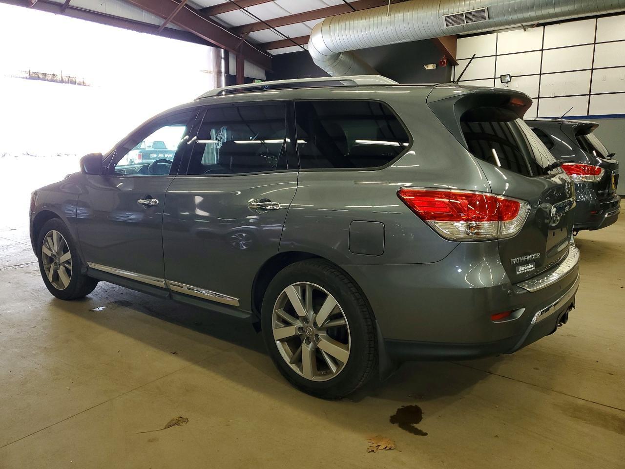2016 Niss Pathfinder, Platinum