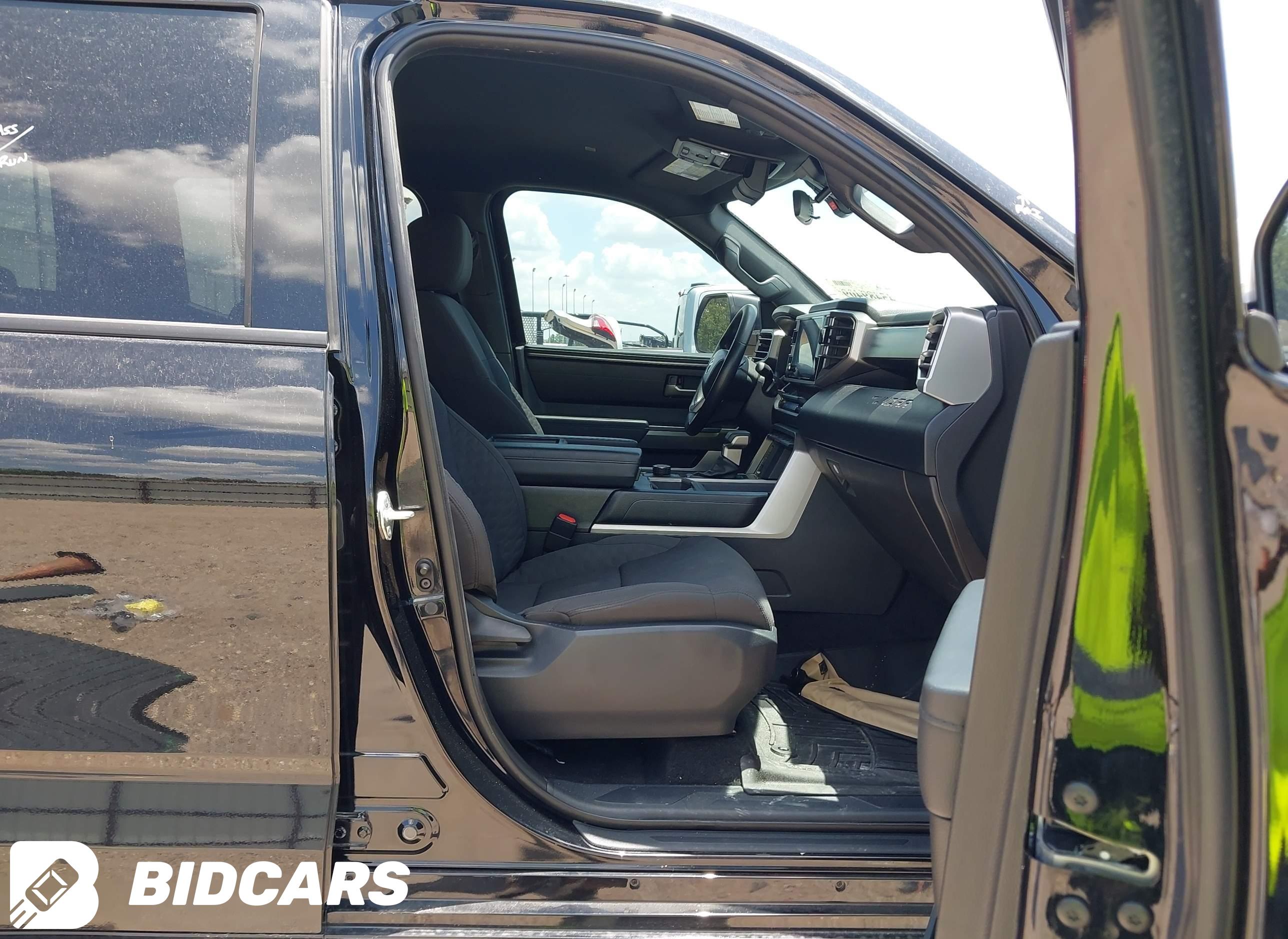 2025 Toyota Tundra, SR5