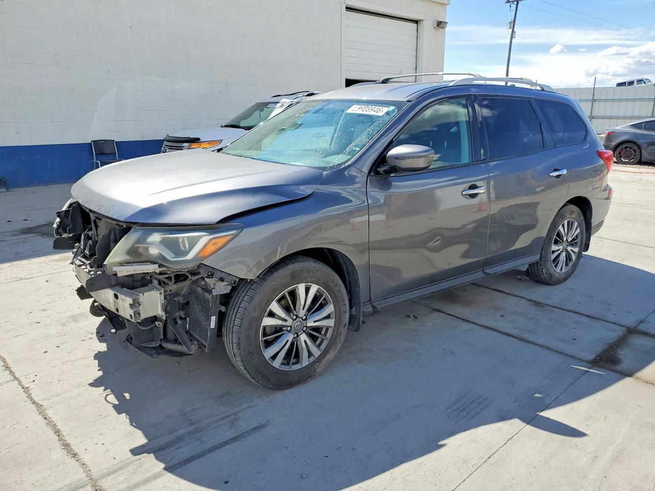 2020 Nissan Pathfinder, S