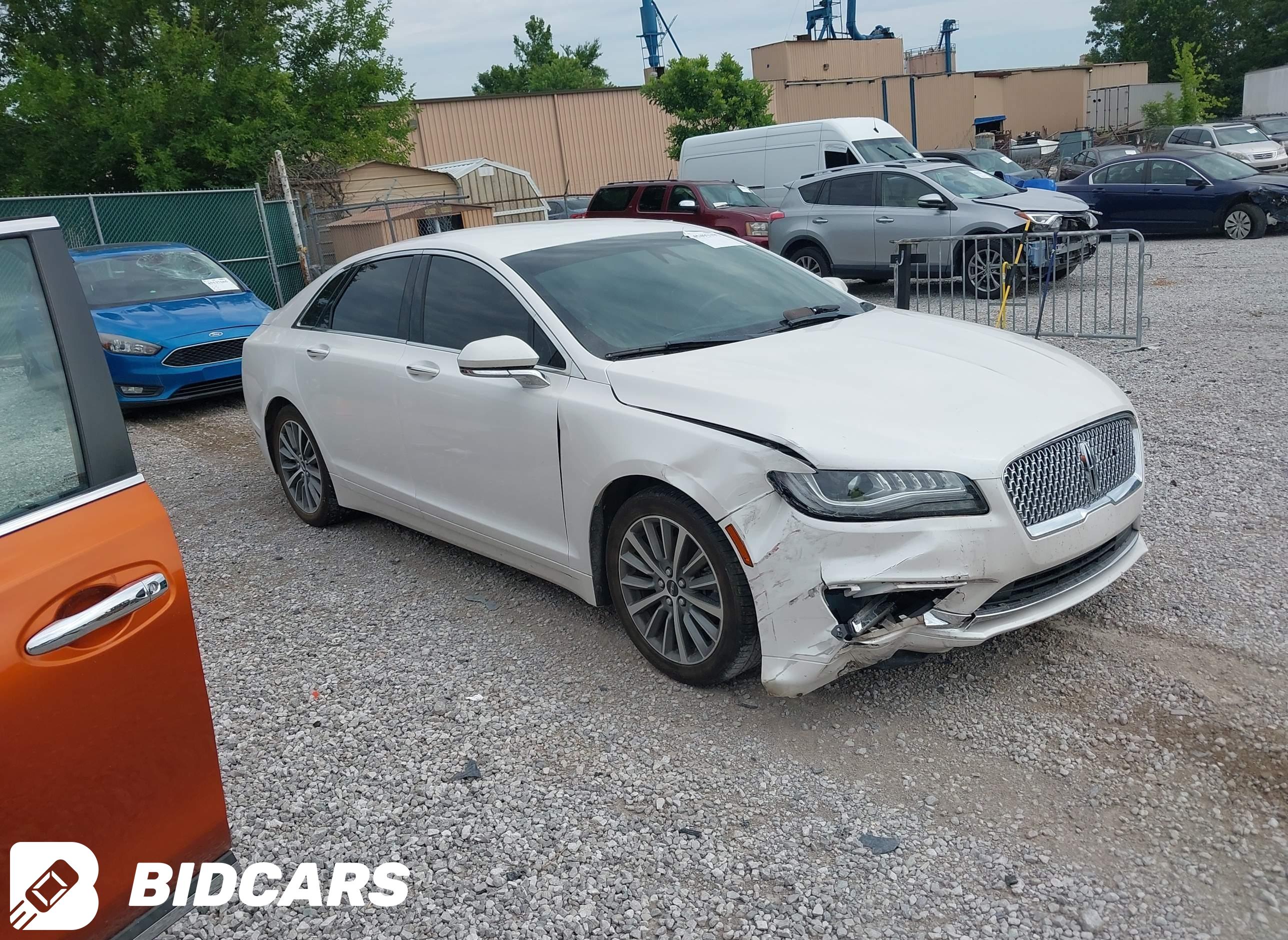 2020 Lincoln MKZ, Standard