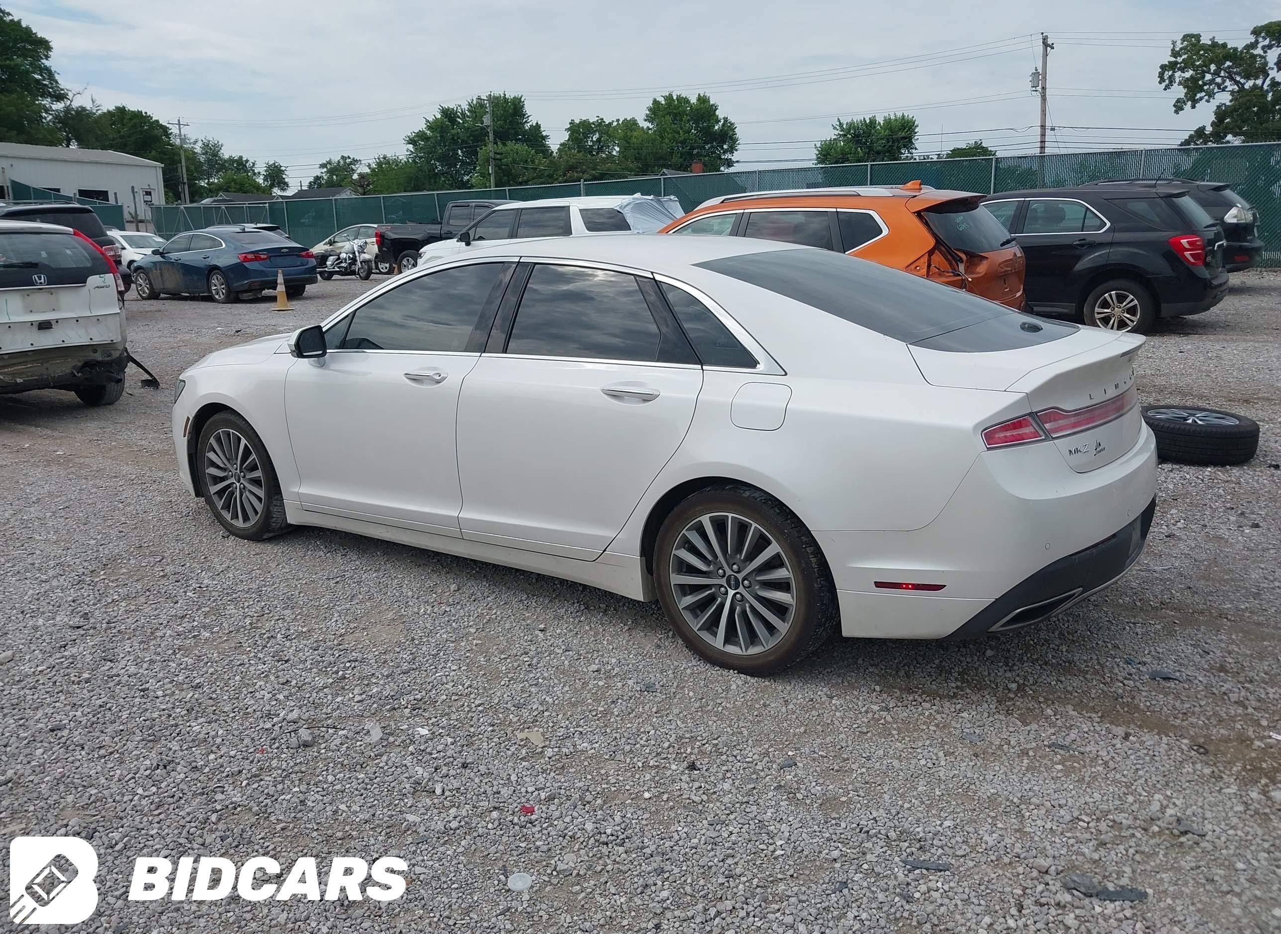 2020 Lincoln MKZ, Standard