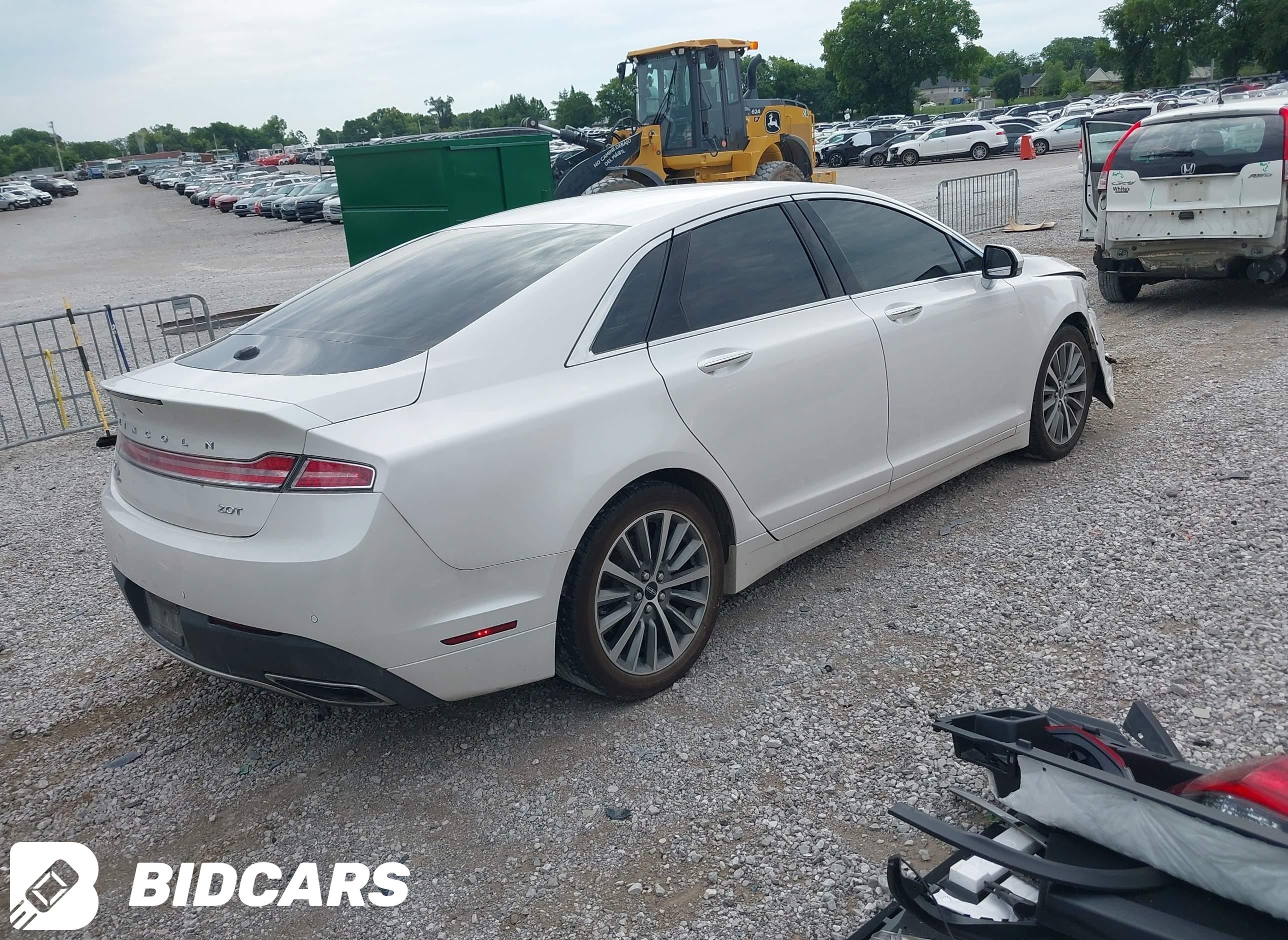 2020 Lincoln MKZ, Standard