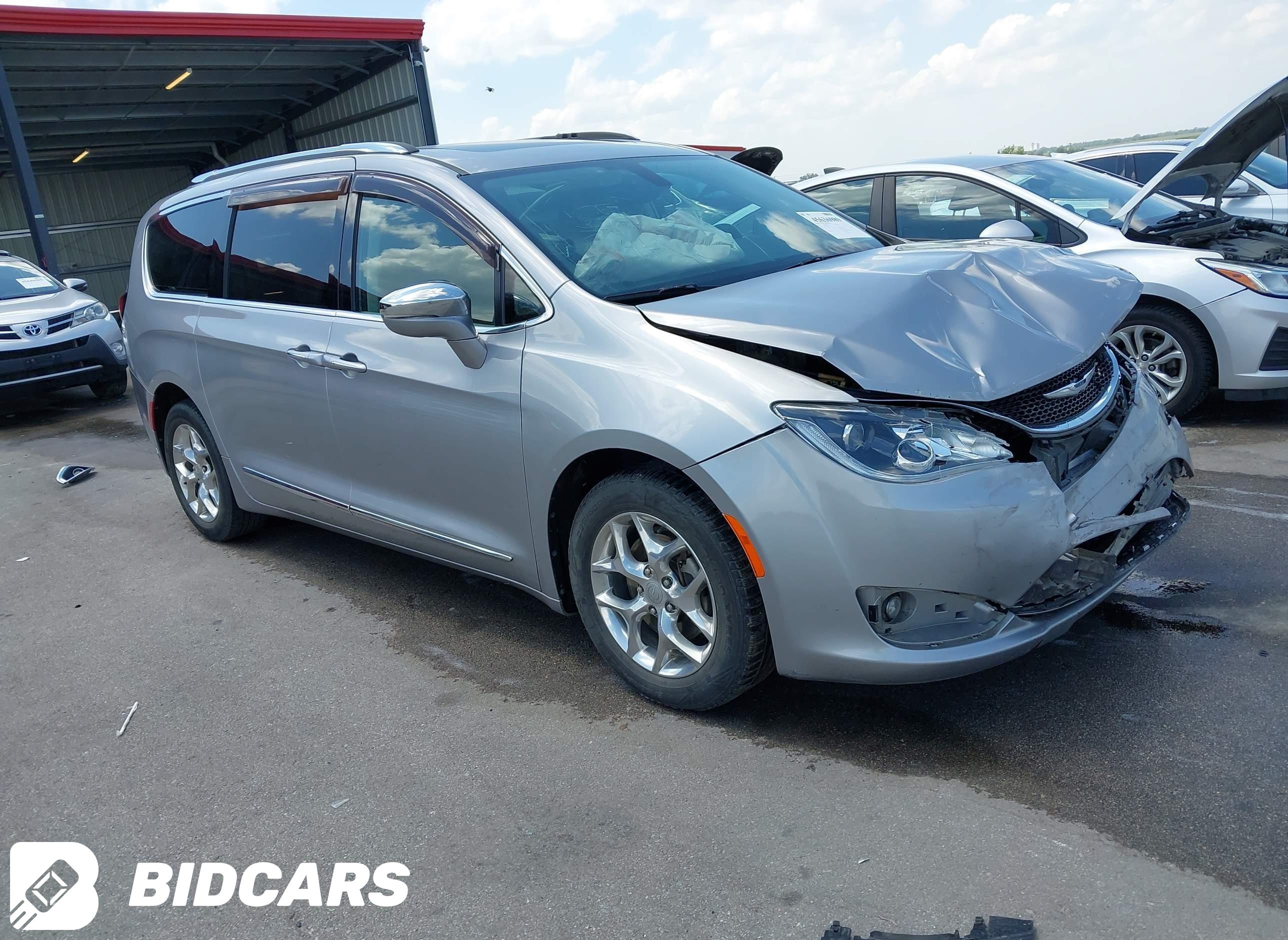 2017 Chrysler Pacifica, Limited