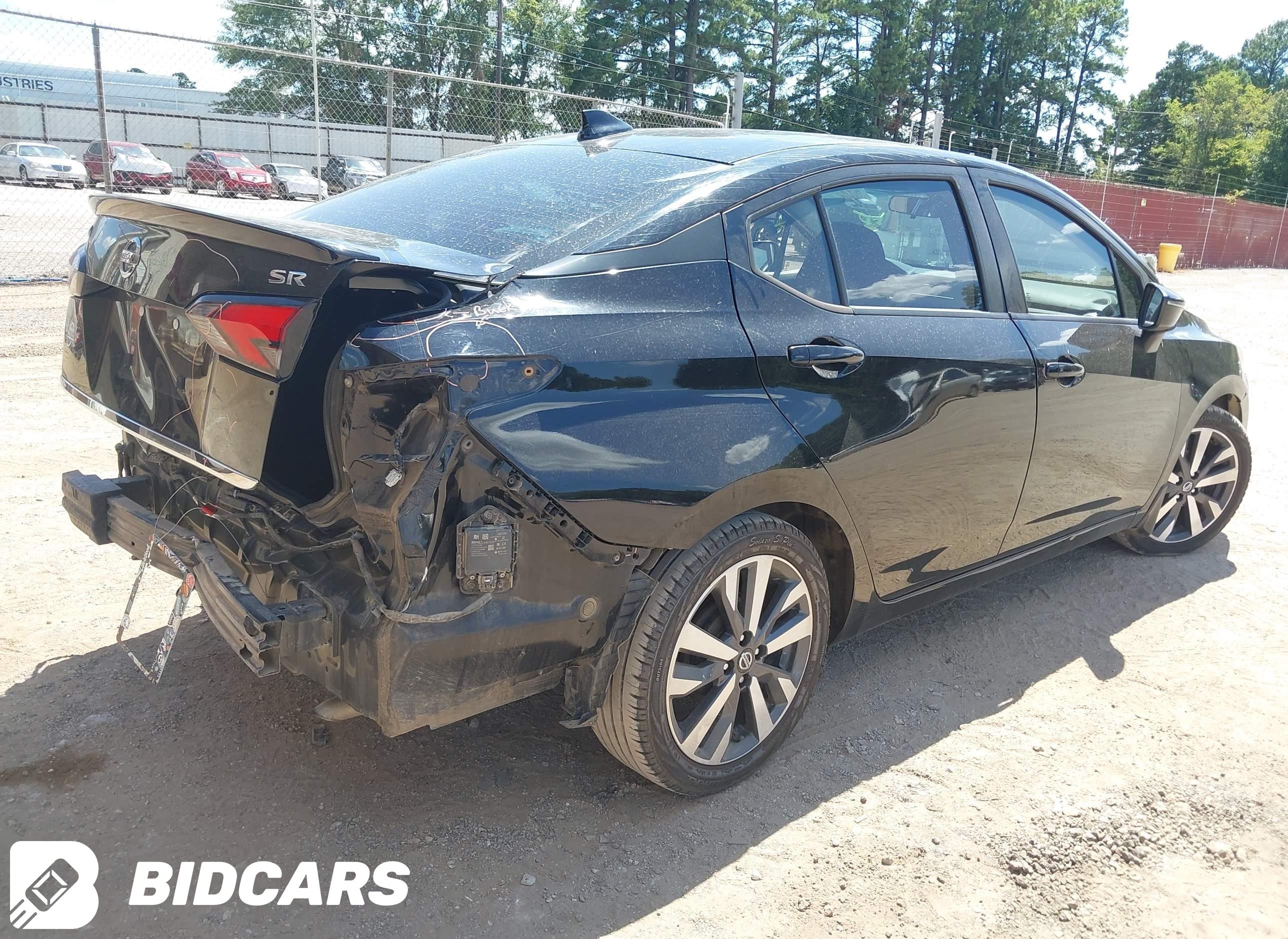 2020 Nissan Versa, Sr Xtronic...