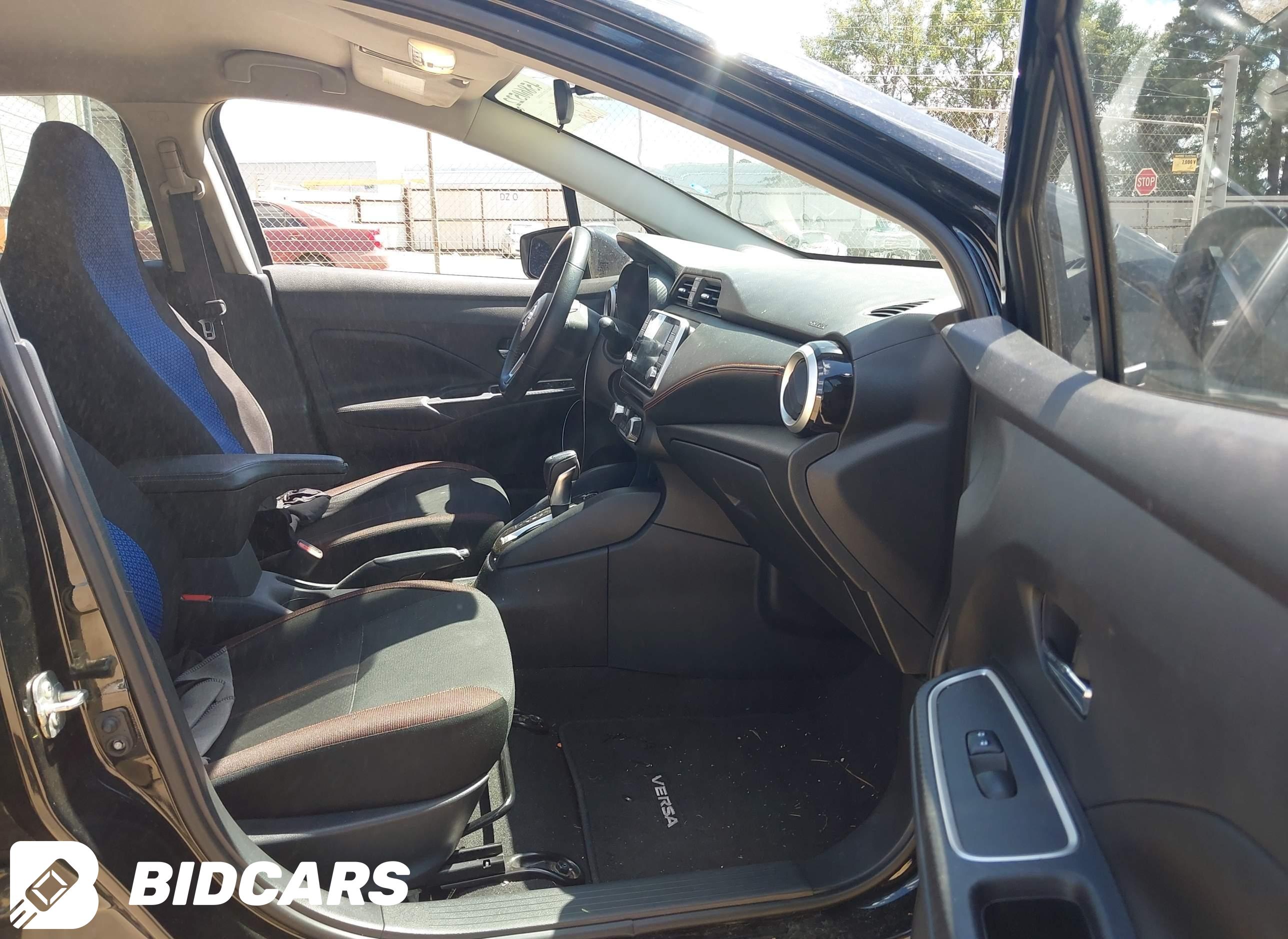 2020 Nissan Versa, Sr Xtronic...
