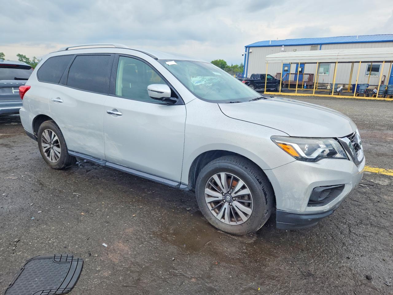 2018 Nissan Pathfinder, SV