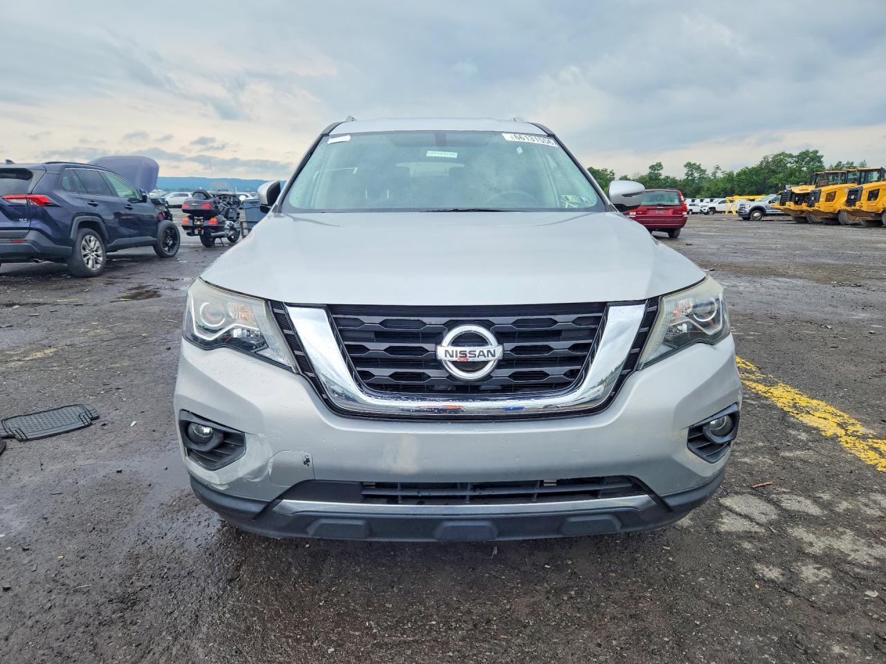 2018 Nissan Pathfinder, SV