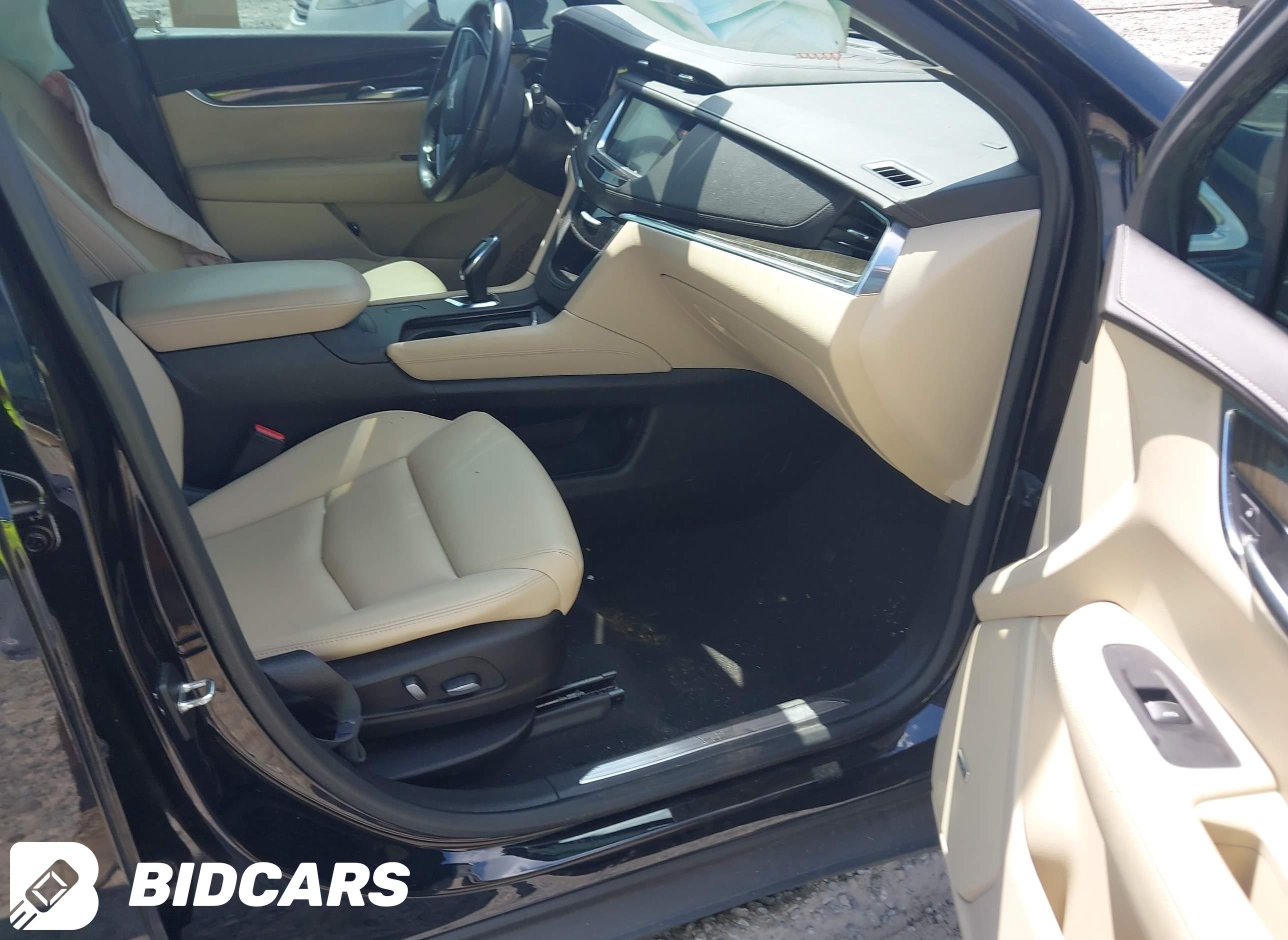 2017 Cadillac XT5, Standard