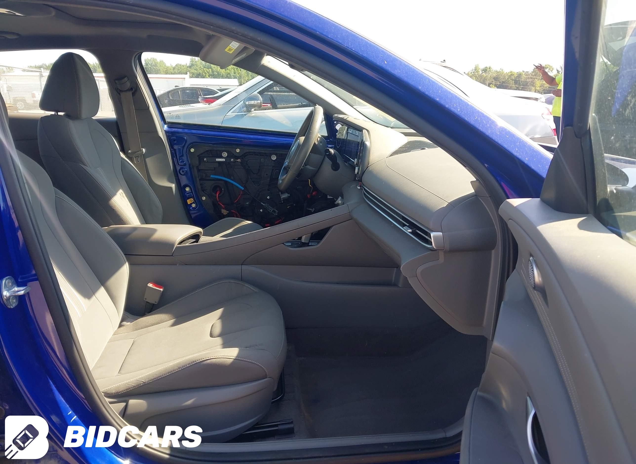 2021 Hyundai Elantra, Sel