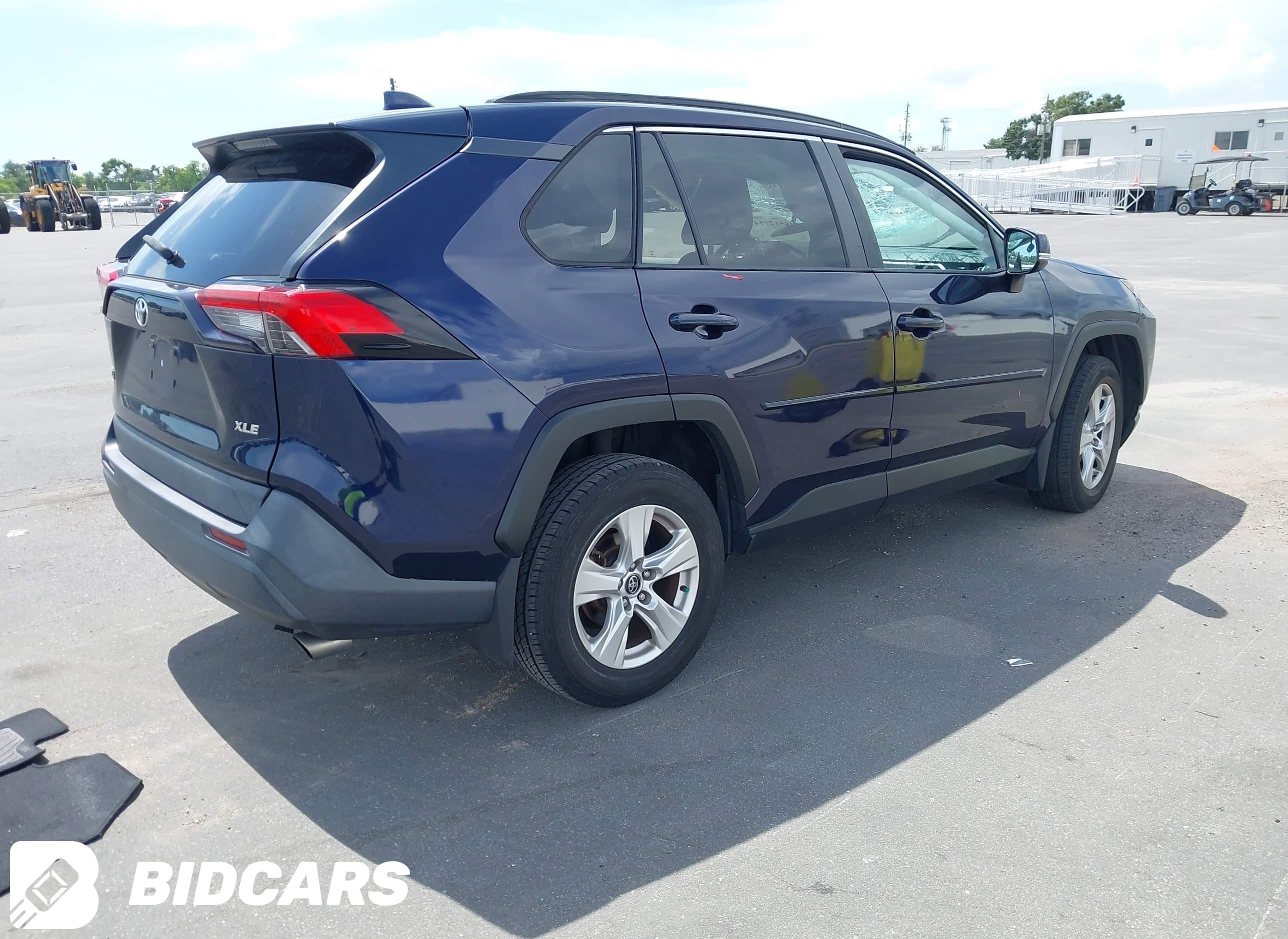 2020 Toyota RAV4, Xle