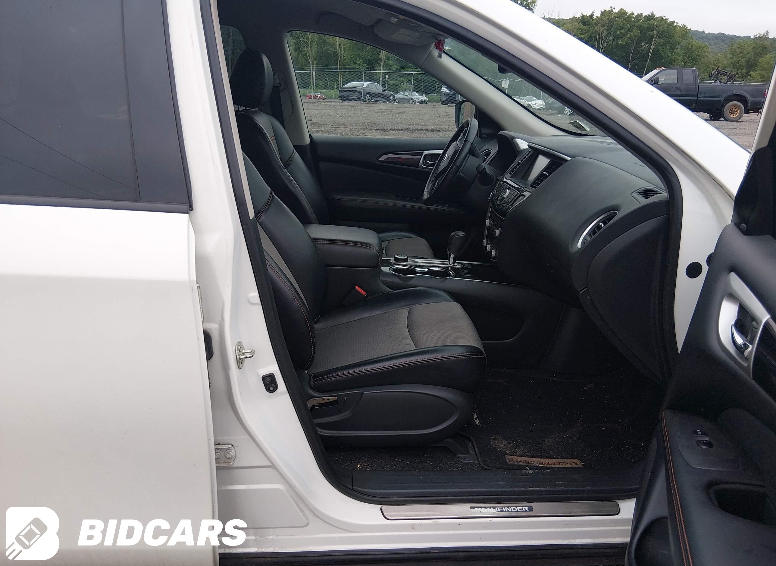 2019 Nissan Pathfinder, SV