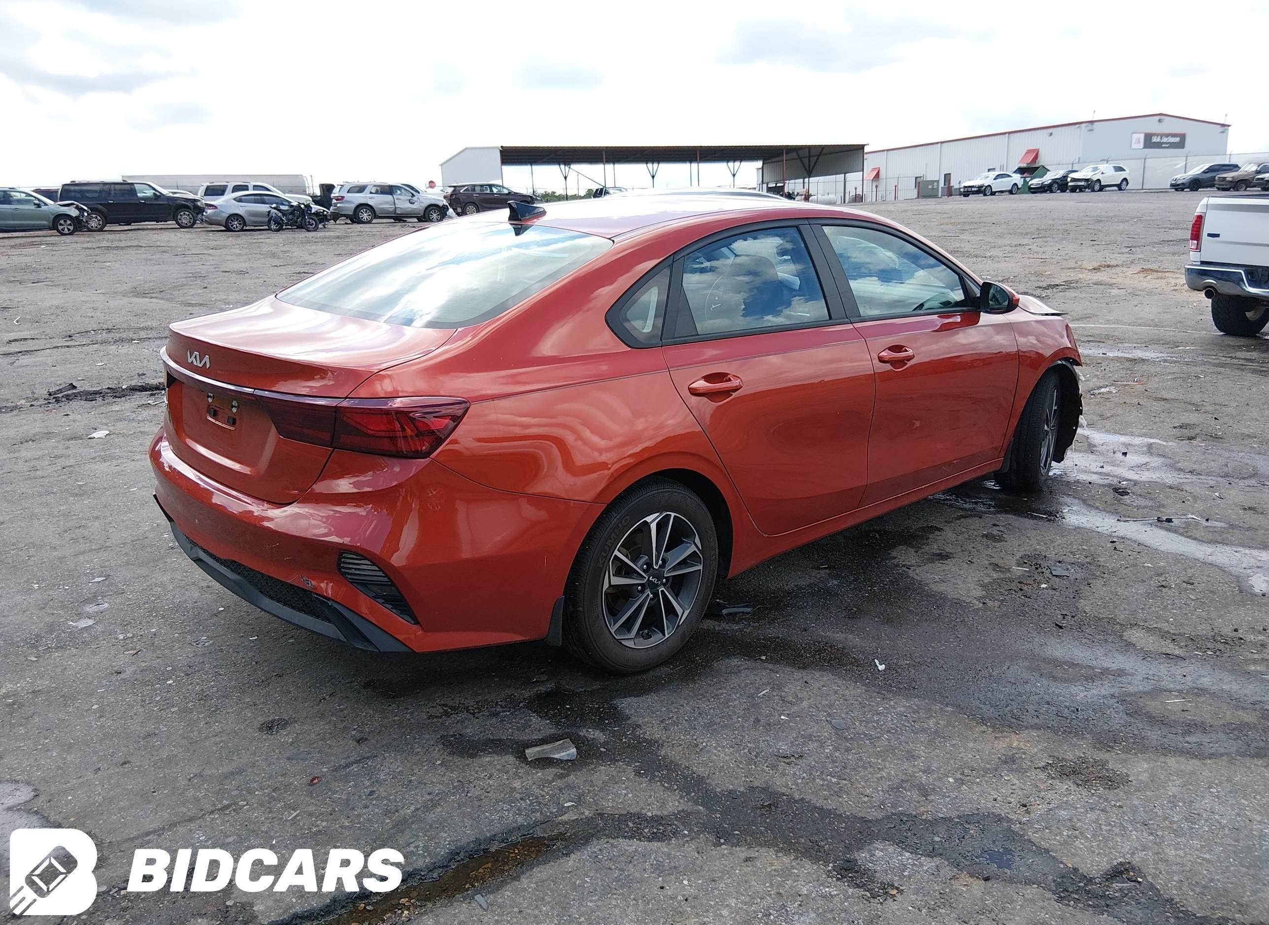 2023 KIA Forte, Lxs