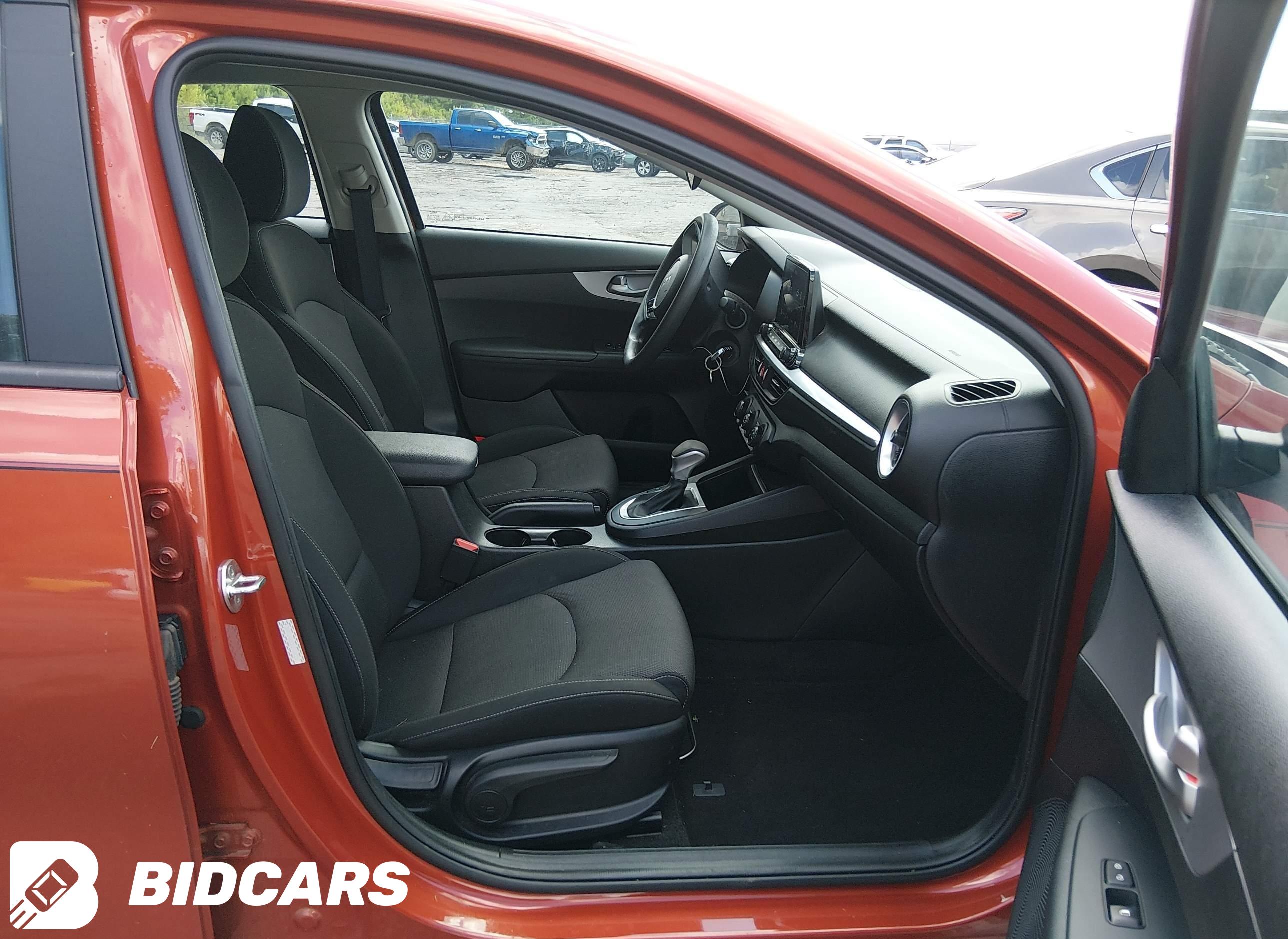 2023 KIA Forte, Lxs