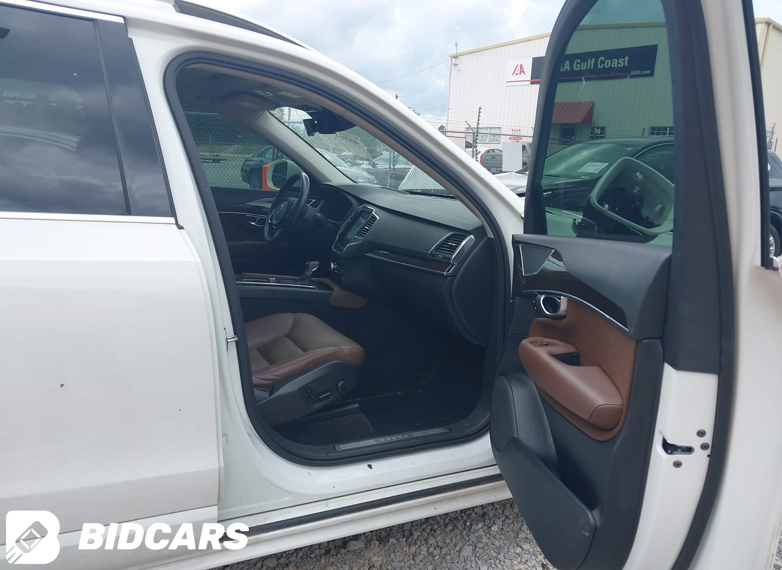 2019 Volvo XC90, T6 Momentum