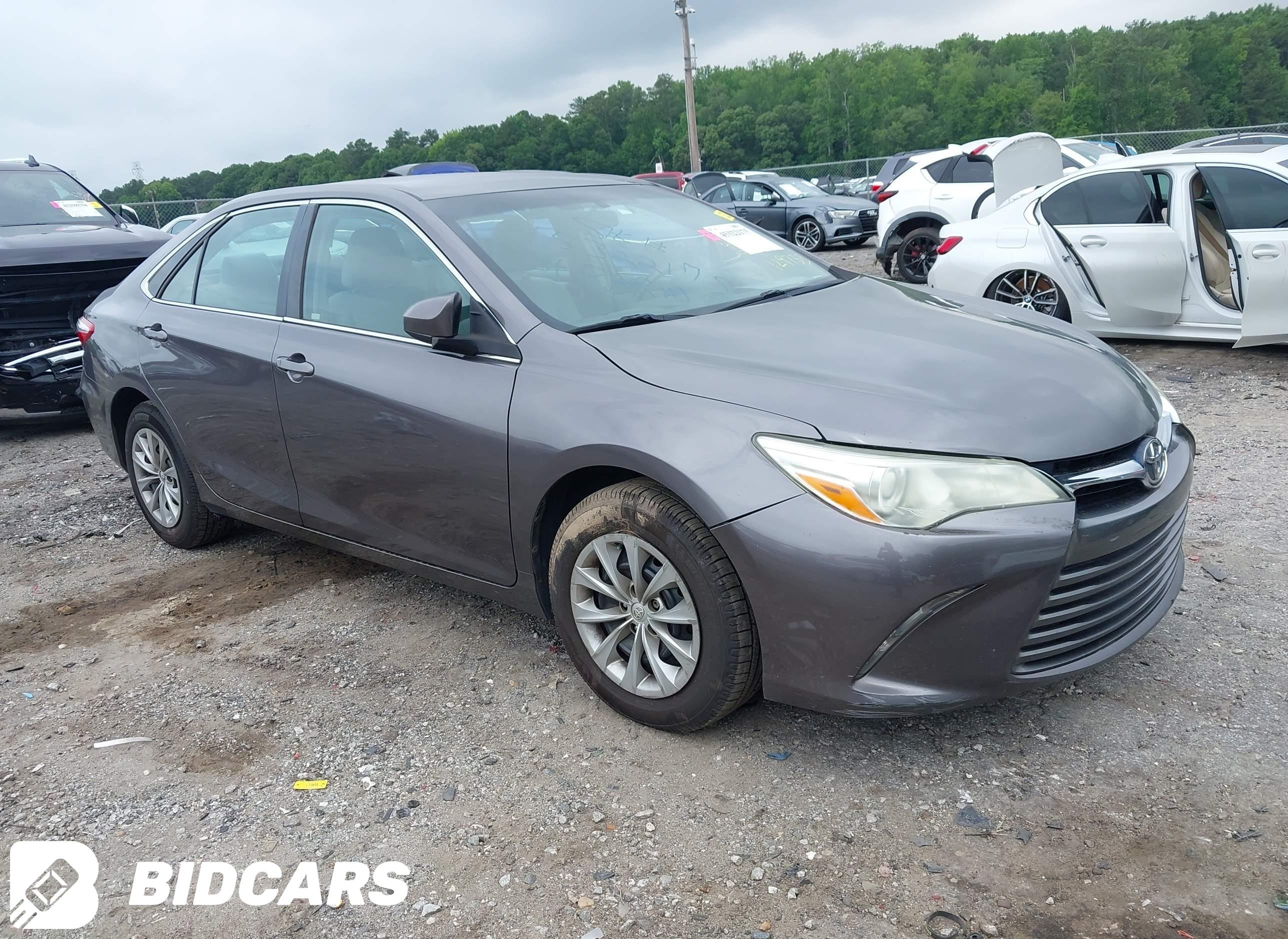 2016 Toyota Camry, LE